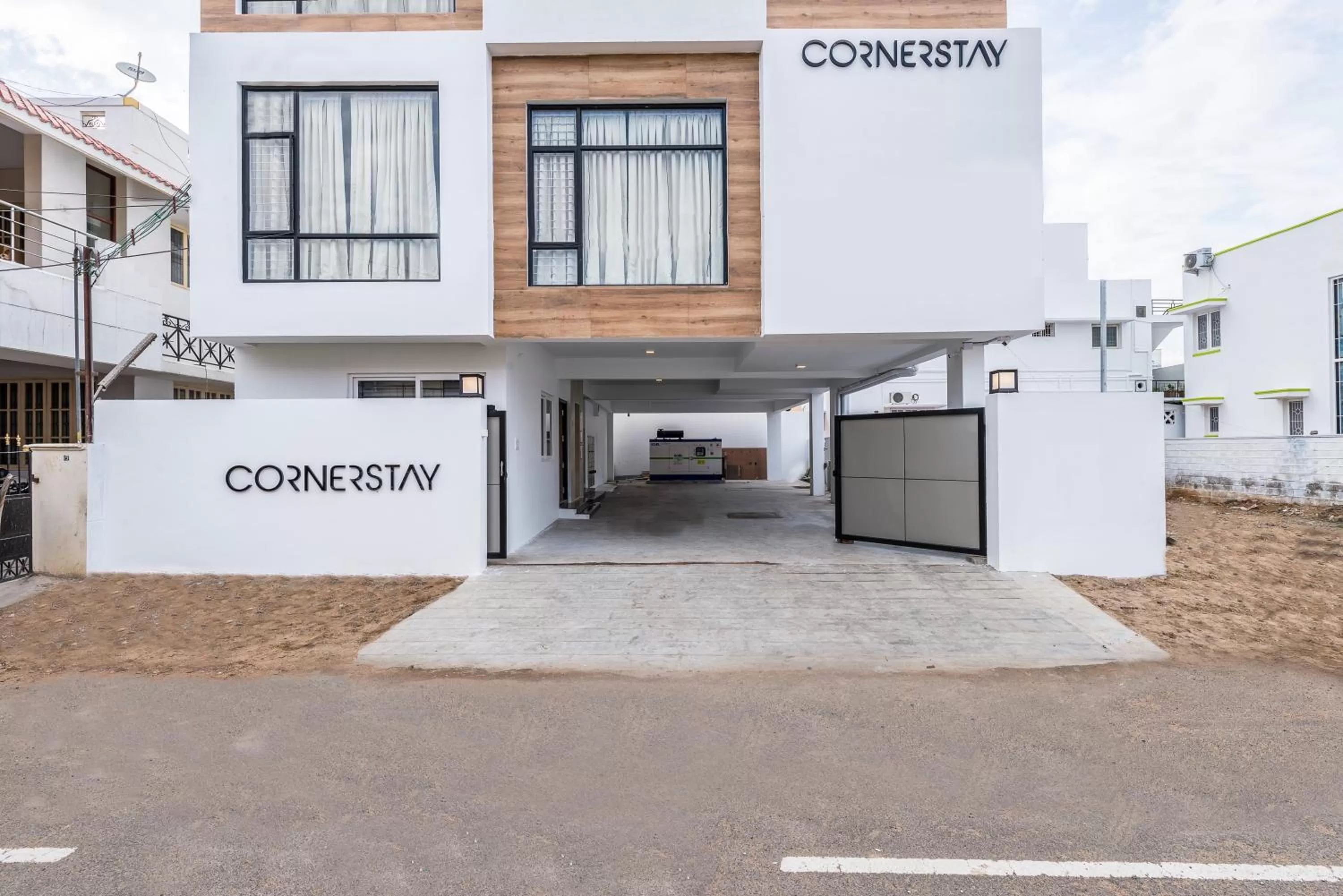 Facade/entrance in Treebo Premium Corner Stay