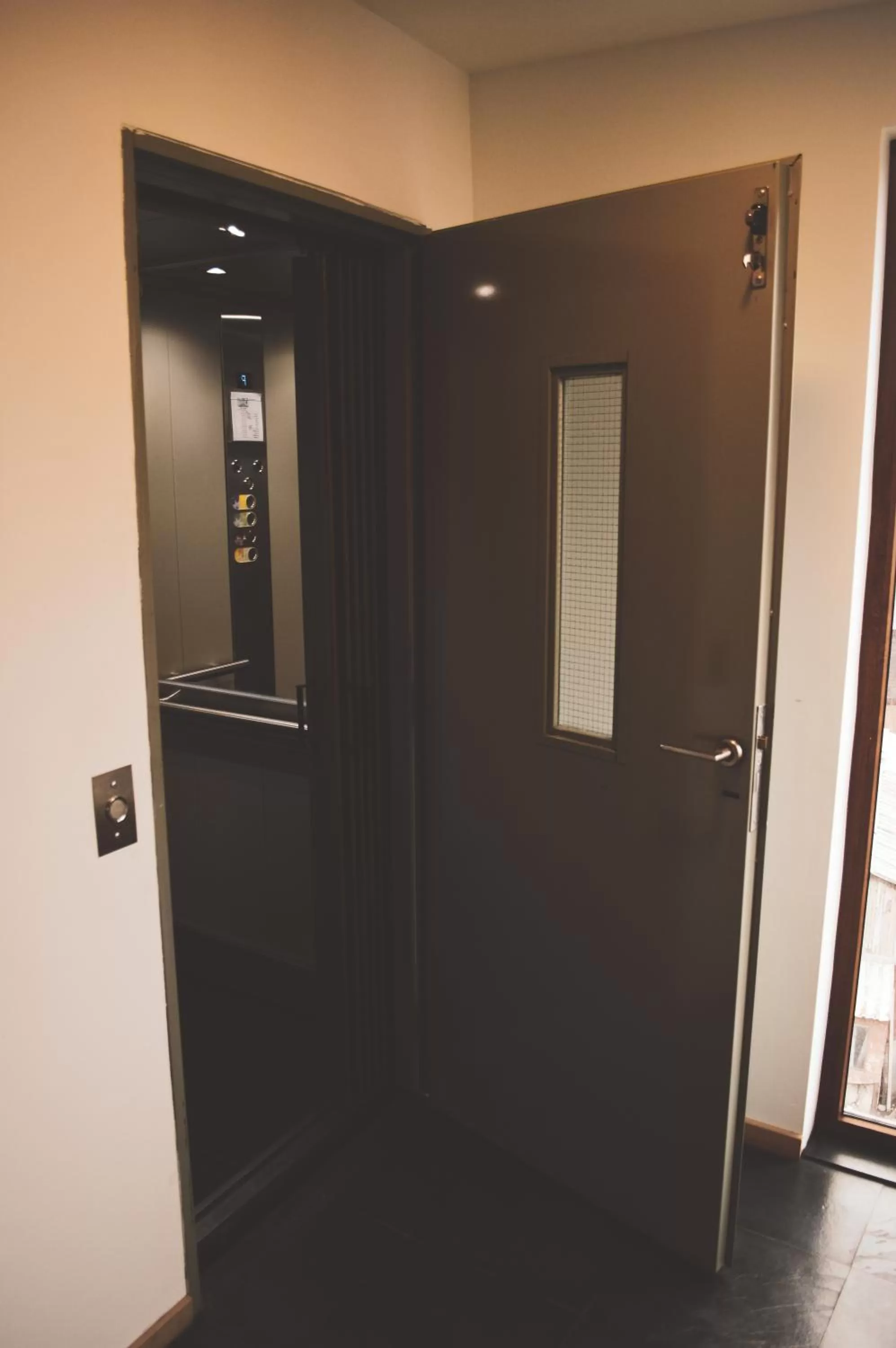 elevator in Hosteria Foike