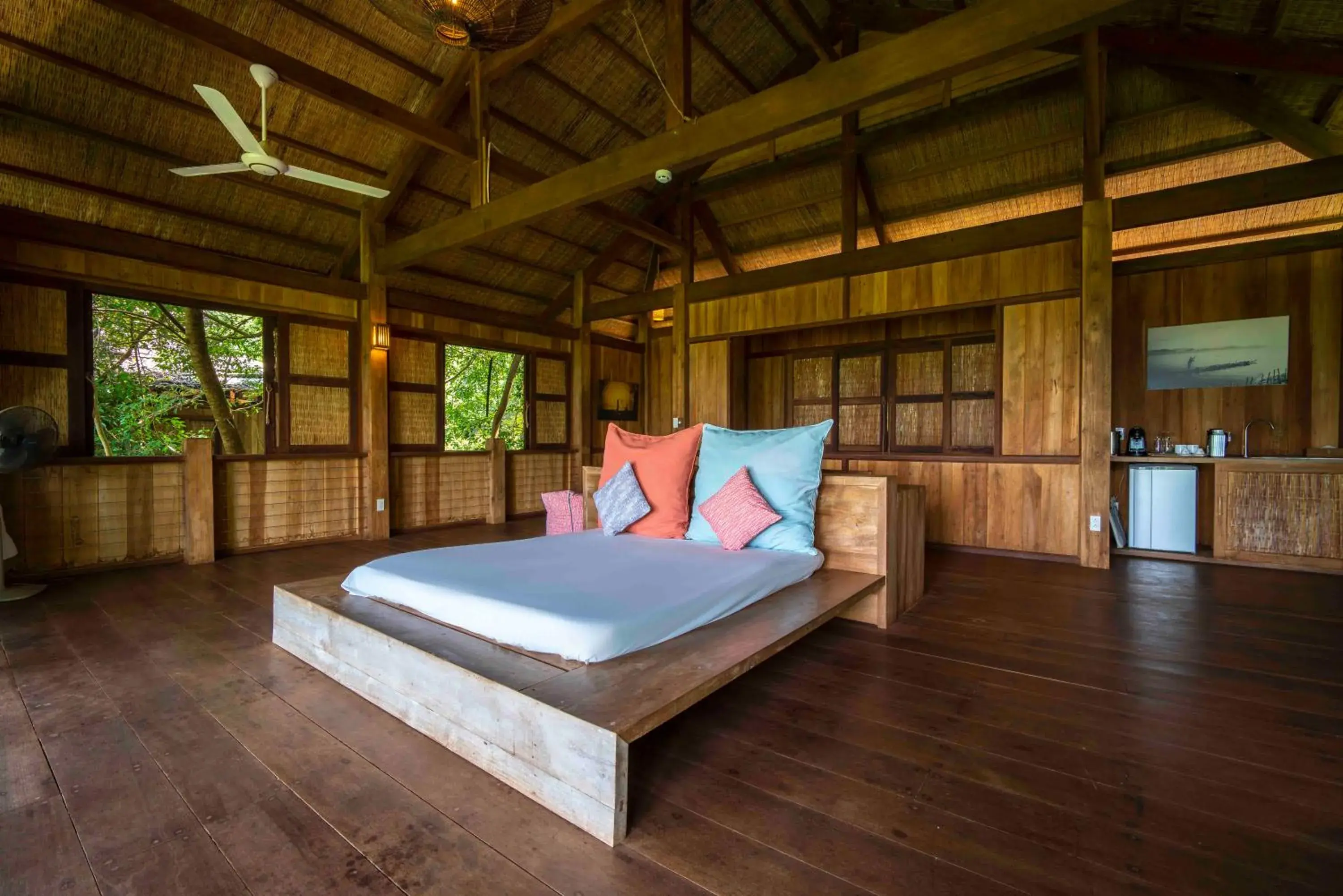 Bedroom, Bed in Mango Bay Resort