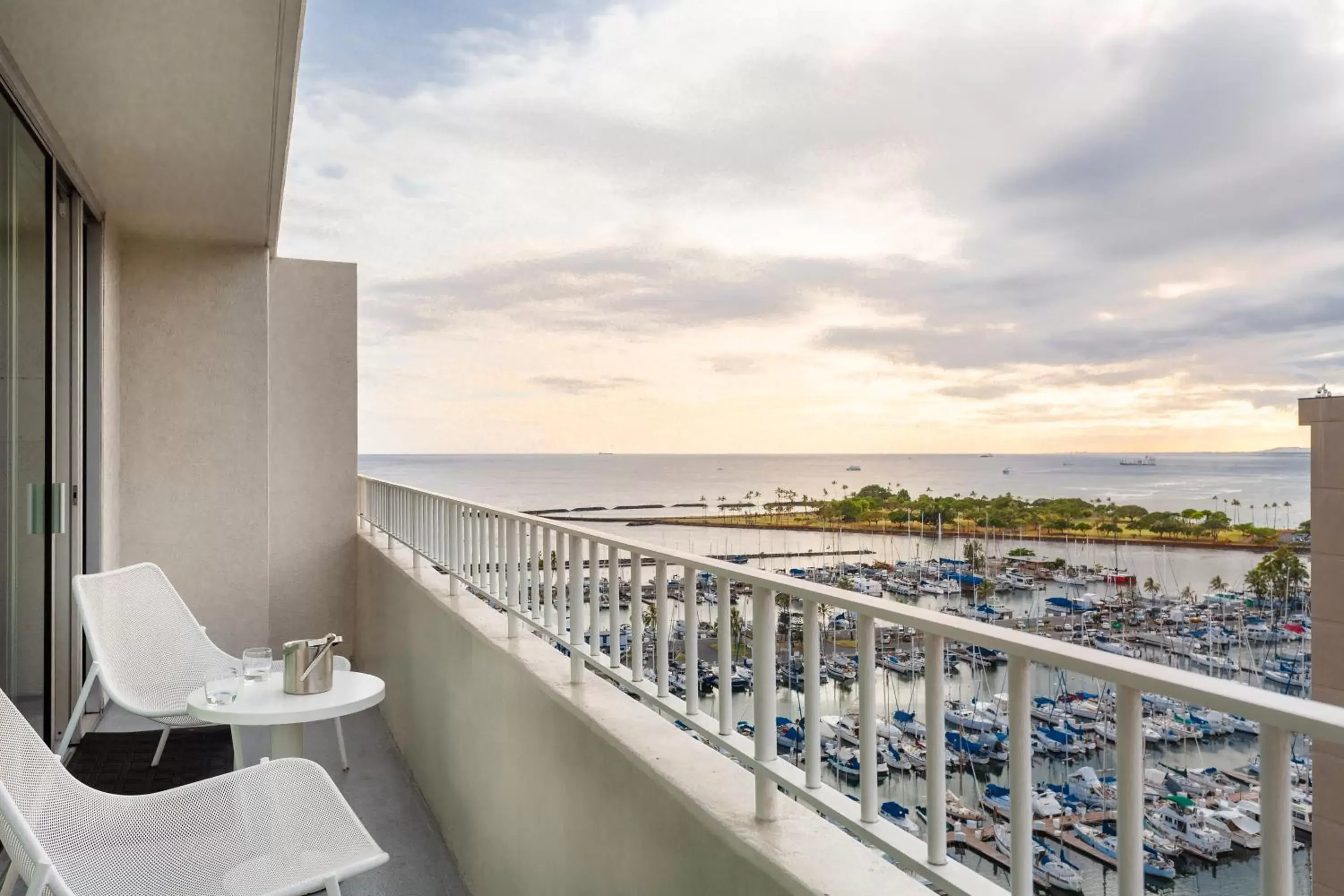 Sea view, Balcony/Terrace in Hilton Vacation Club The Modern Honolulu
