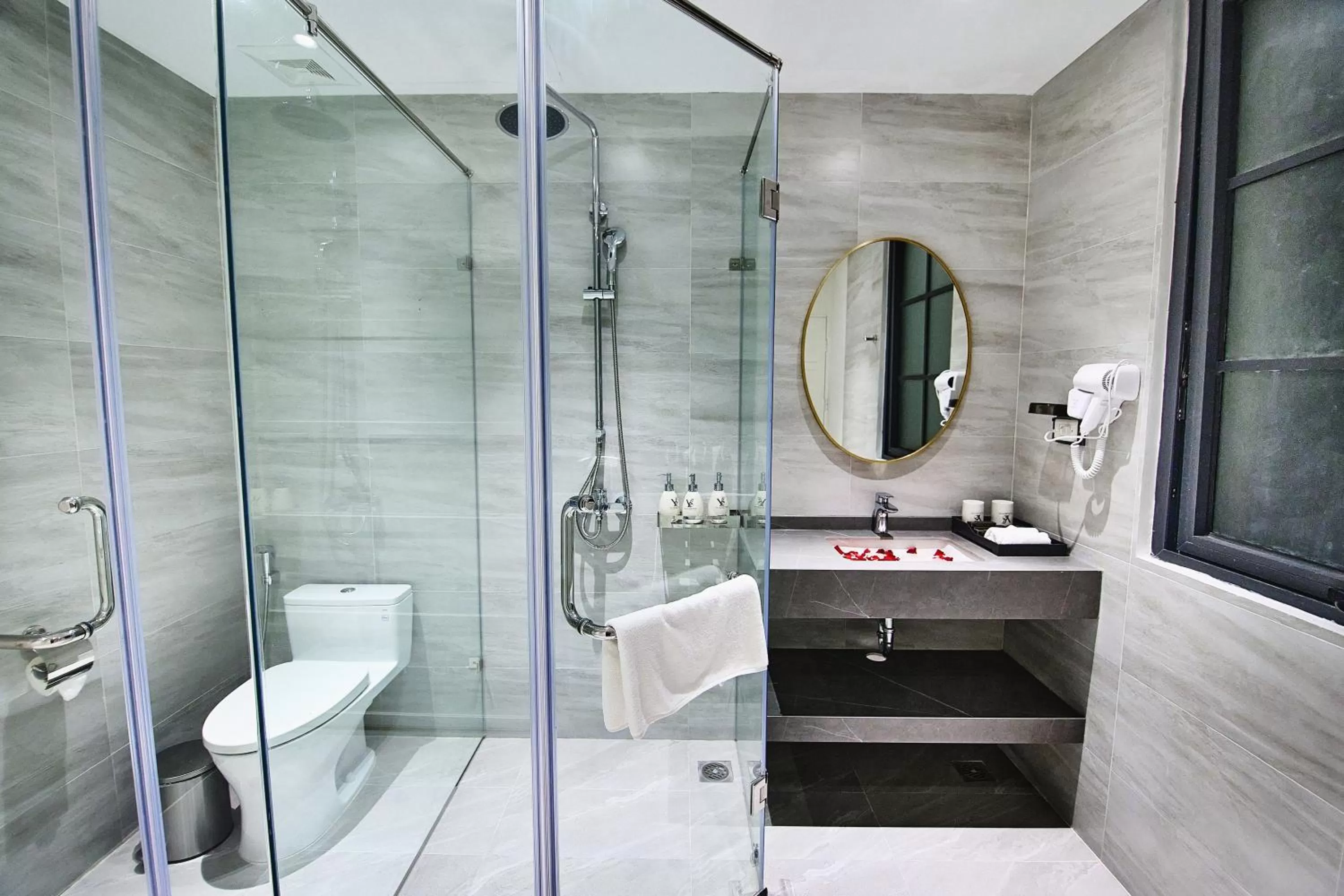 Bathroom in The Yen Residences Halong