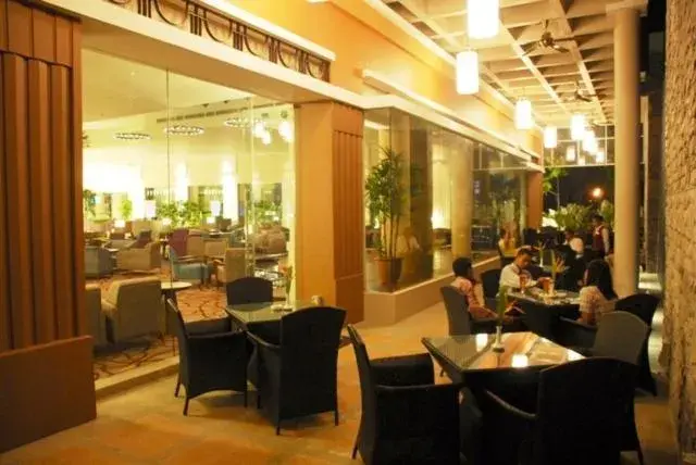 Lobby or reception, Restaurant/Places to Eat in Nilai Springs Resort Hotel