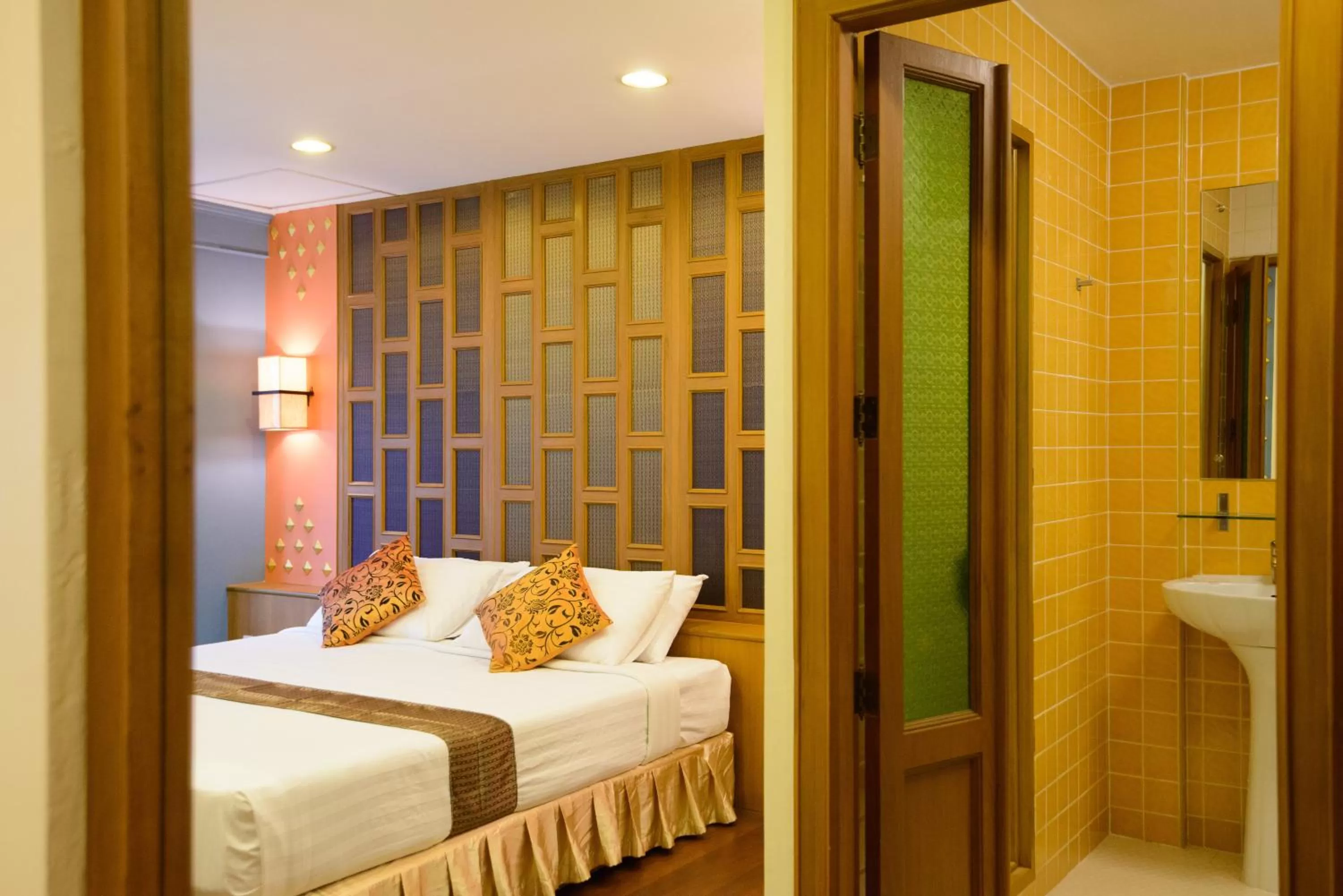 Decorative detail, Bed in Golden House