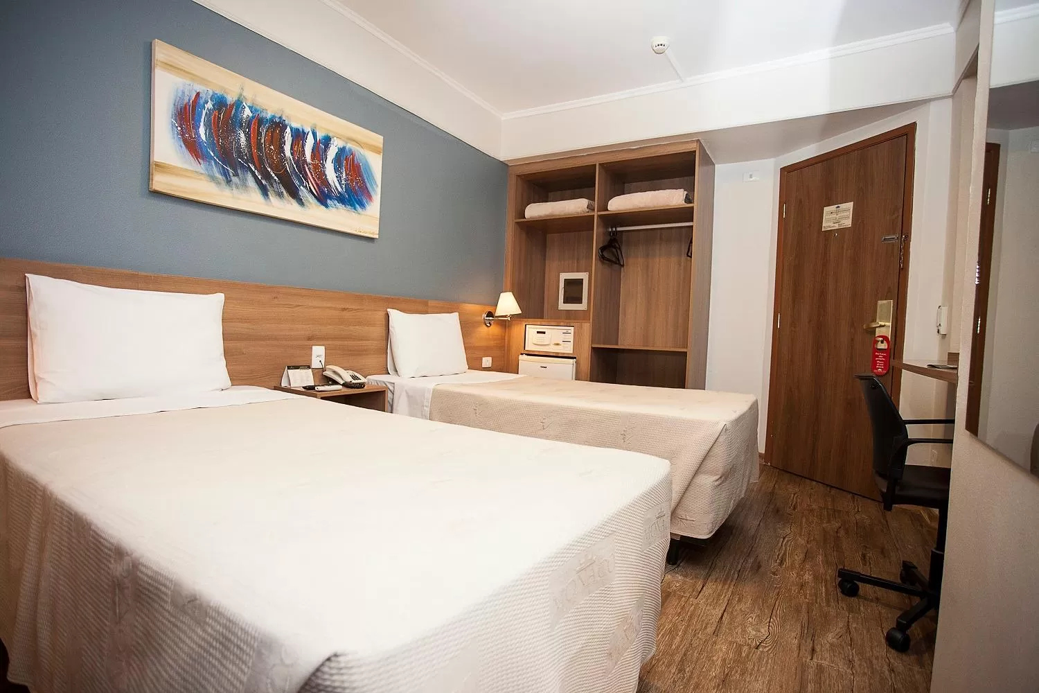 Photo of the whole room, Bed in Summit Hotel Monaco