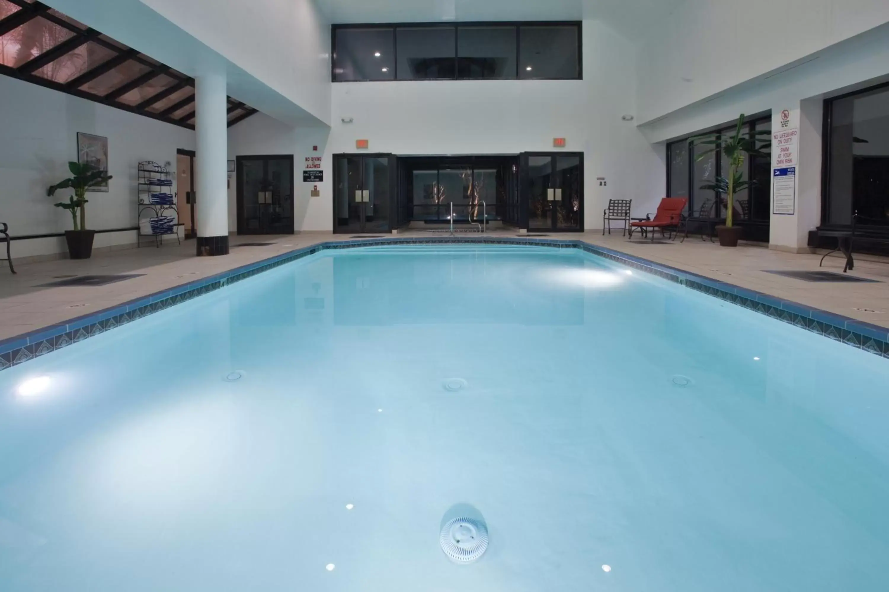 Swimming Pool in Crowne Plaza Hotel Virginia Beach-Norfolk, an IHG Hotel