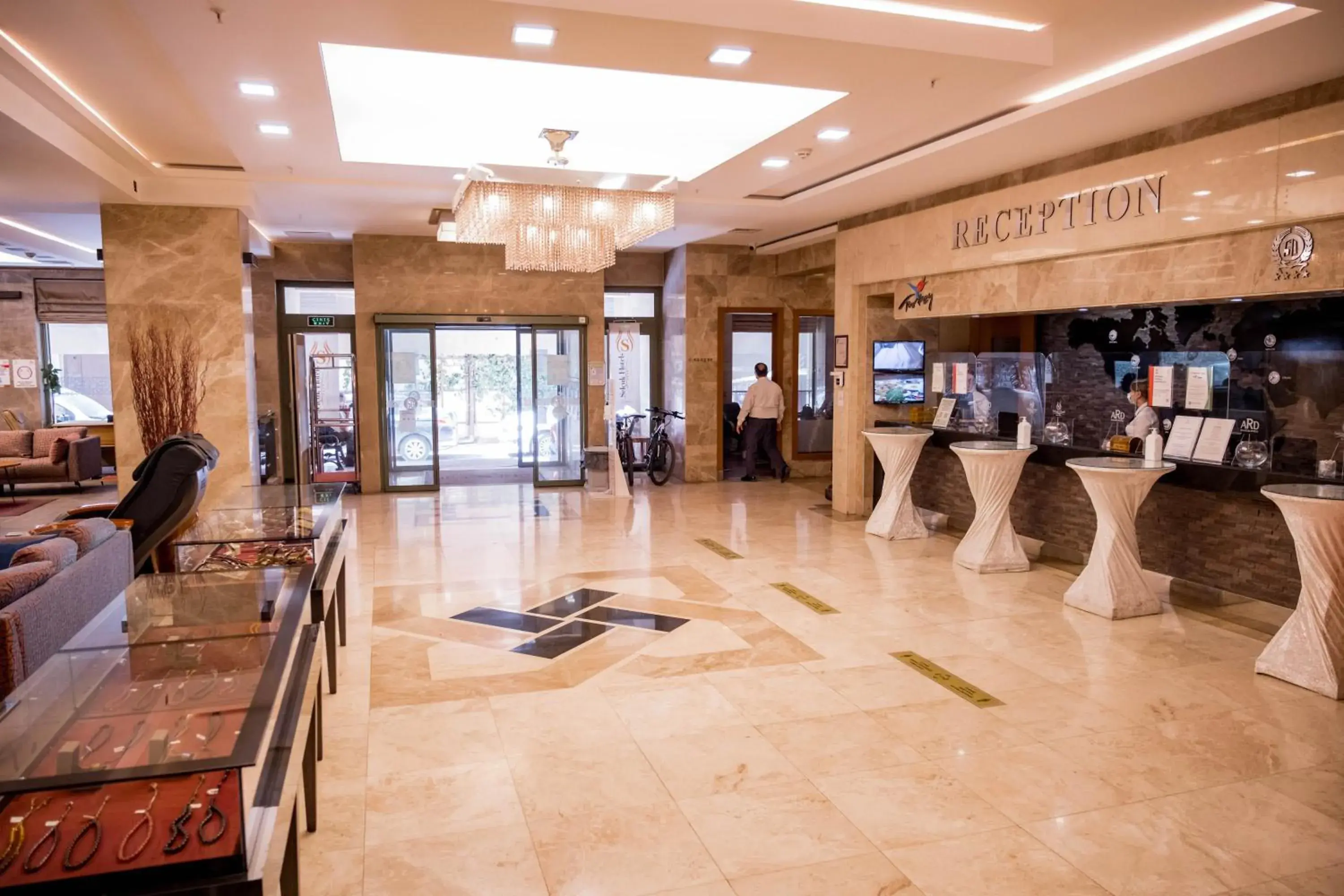 Lobby or reception in Selcuk Hotel Sems-i Tebrizi