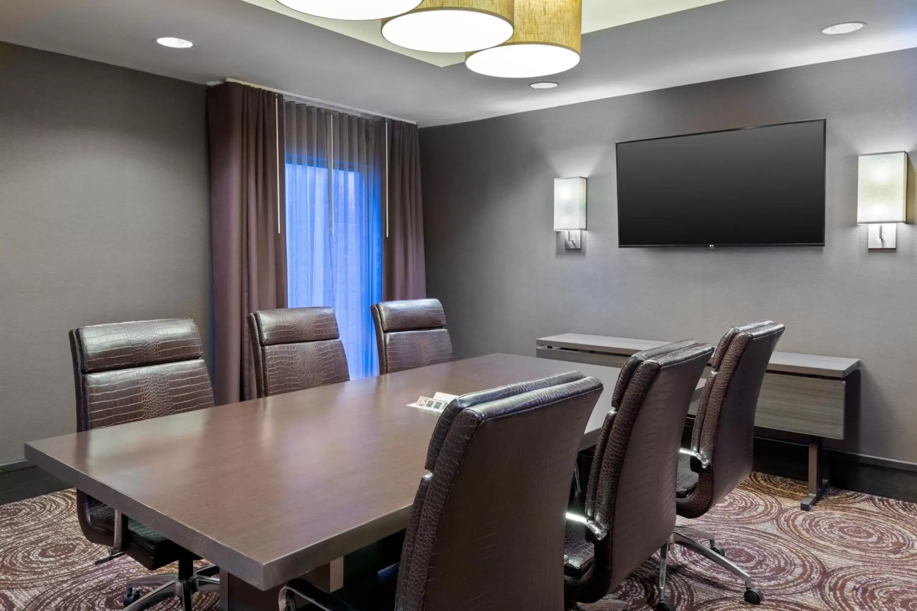 Meeting/conference room, TV/Entertainment Center in Residence Inn by Marriott Charlottesville Downtown