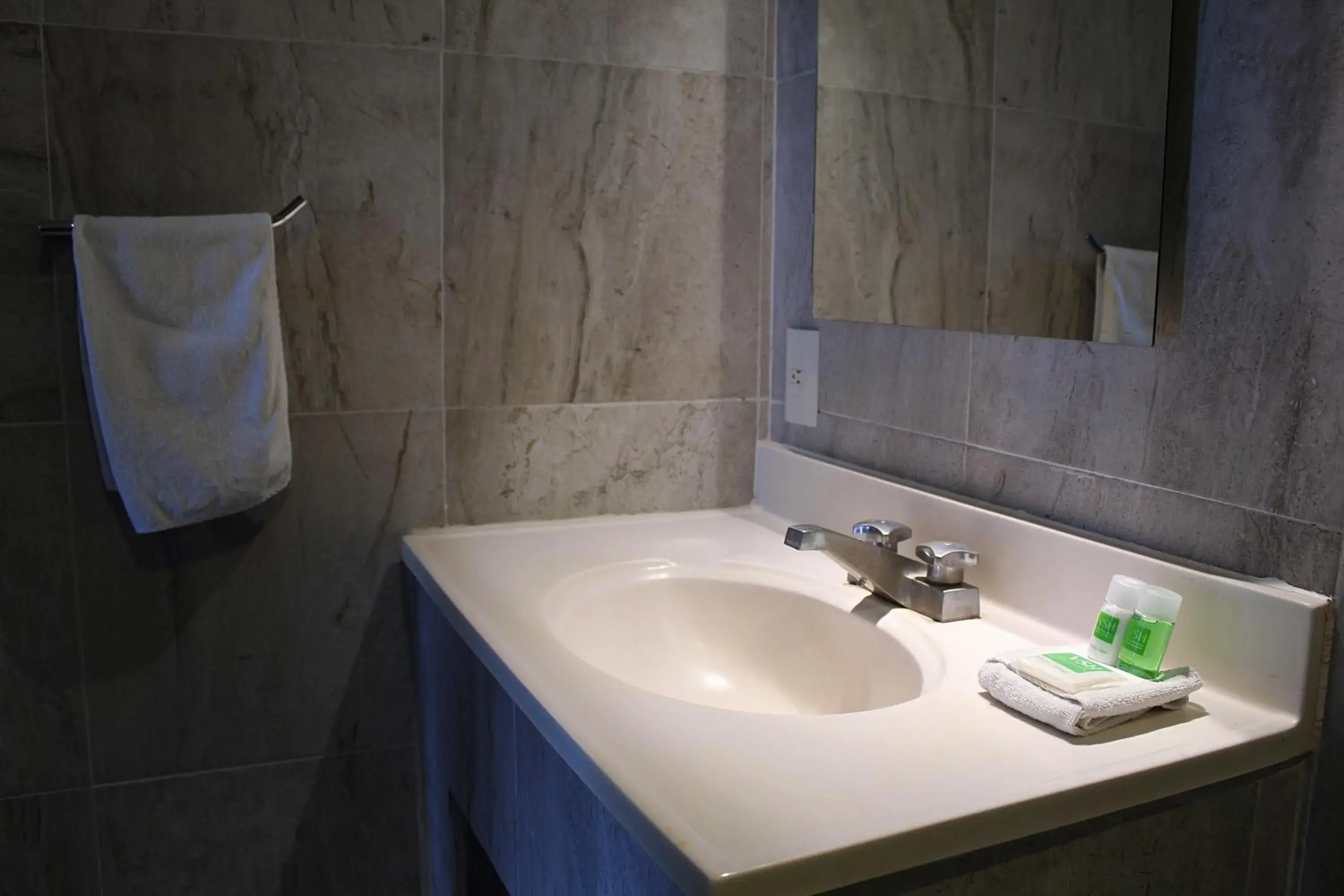 Bathroom in Villas del Sol Hotel & Bungalows