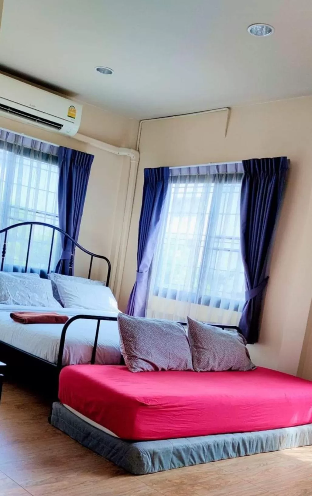 Bed in The Cube Sathorn Boutique Hotel เดอะ คิวบ์ สาทร บูติค โฮเทล Near BTS Surasak