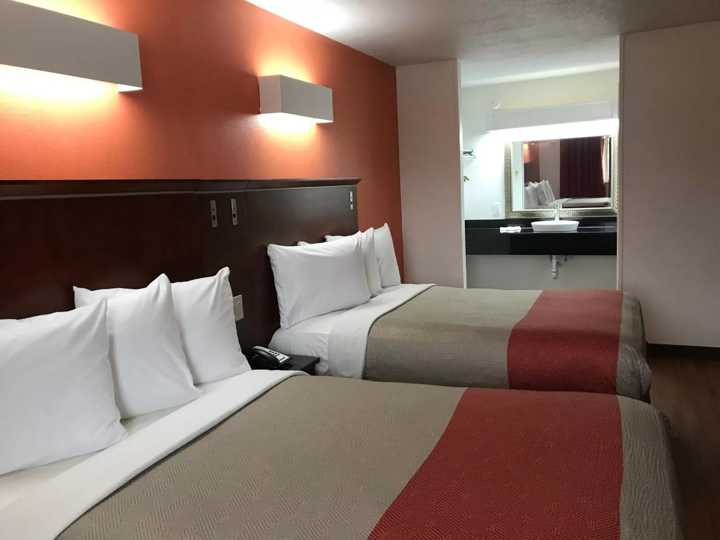Bed in Motel 6-Alma, AR