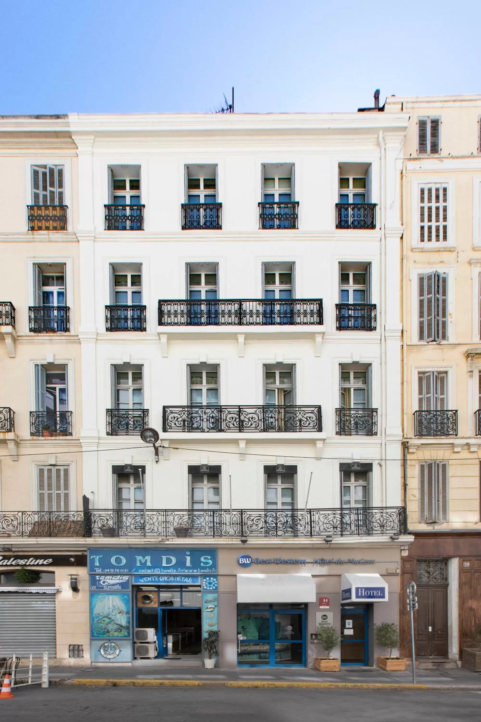 Property building in Best Western Hotel du Mucem