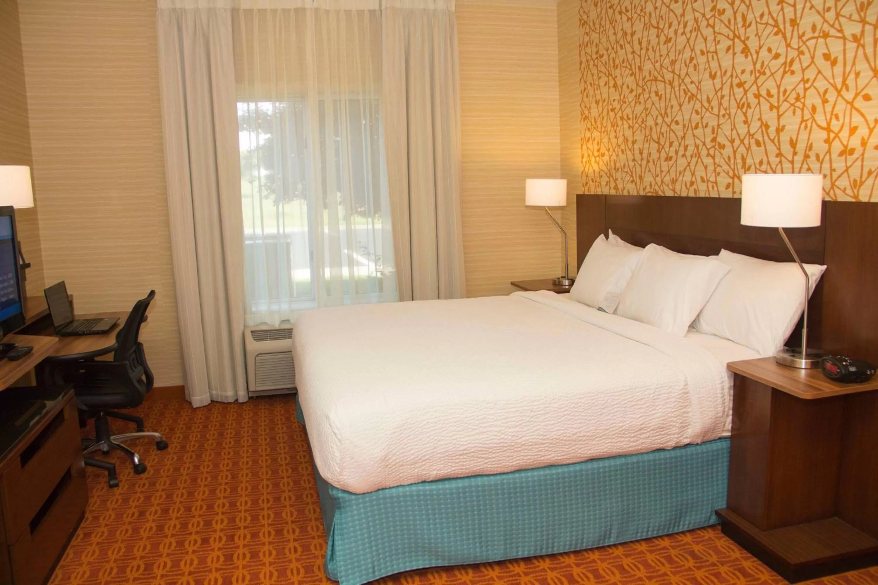 Photo of the whole room, Bed in Peach Tree Inn and Suites