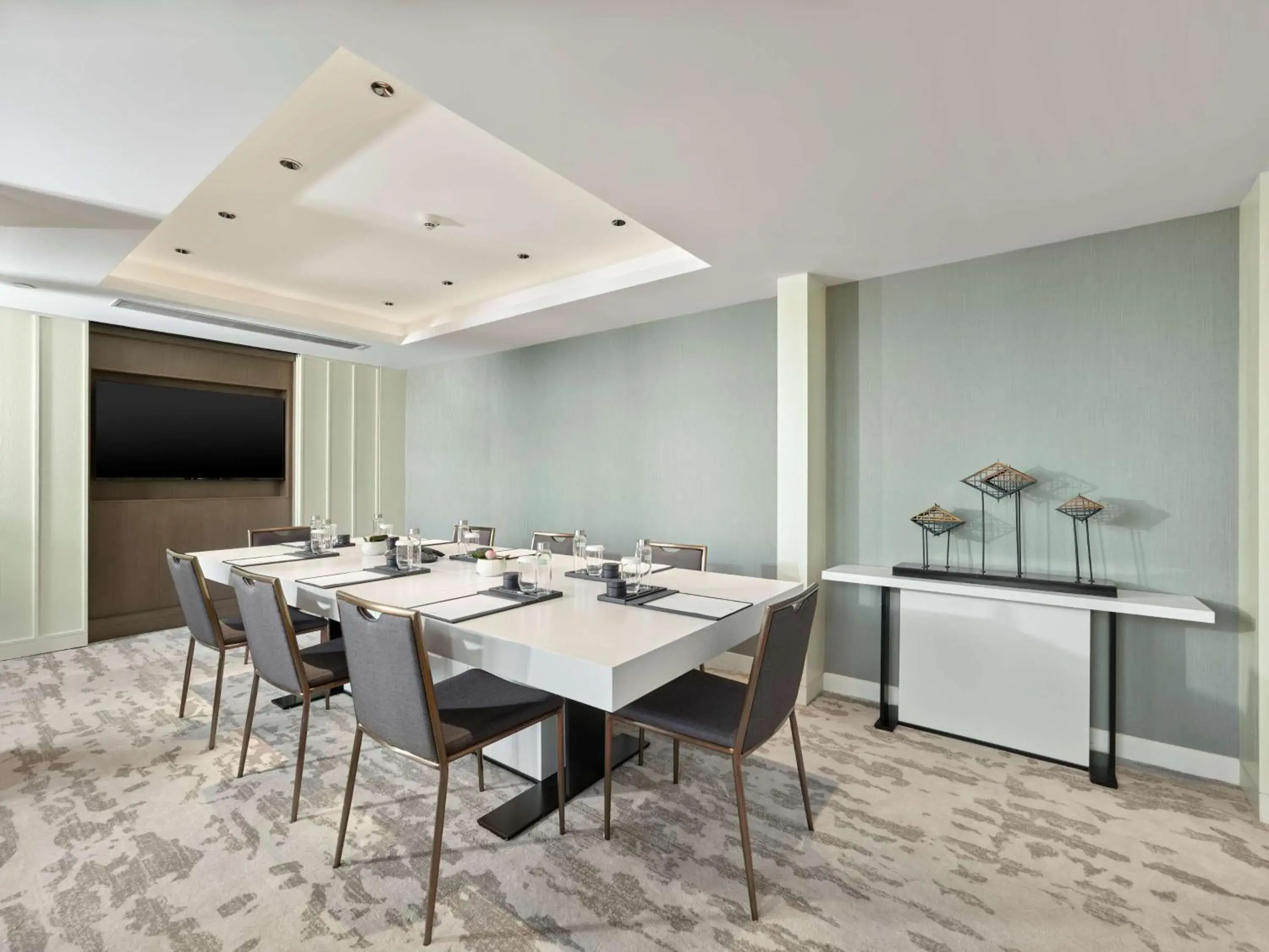 Property building in Hilton Shanghai Songjiang Guangfulin