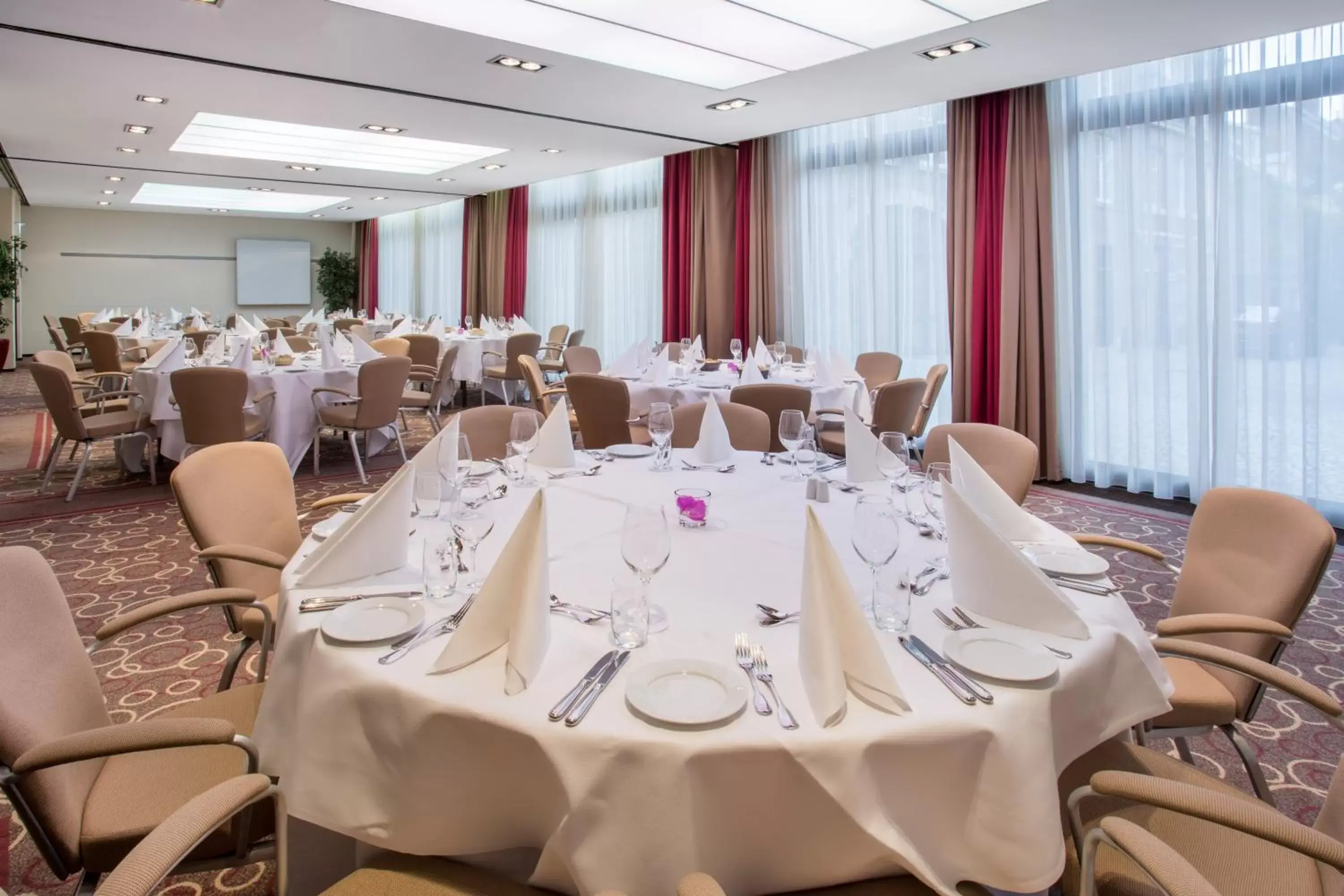 Banquet/Function facilities, Restaurant/Places to Eat in Crowne Plaza Maastricht, an IHG Hotel