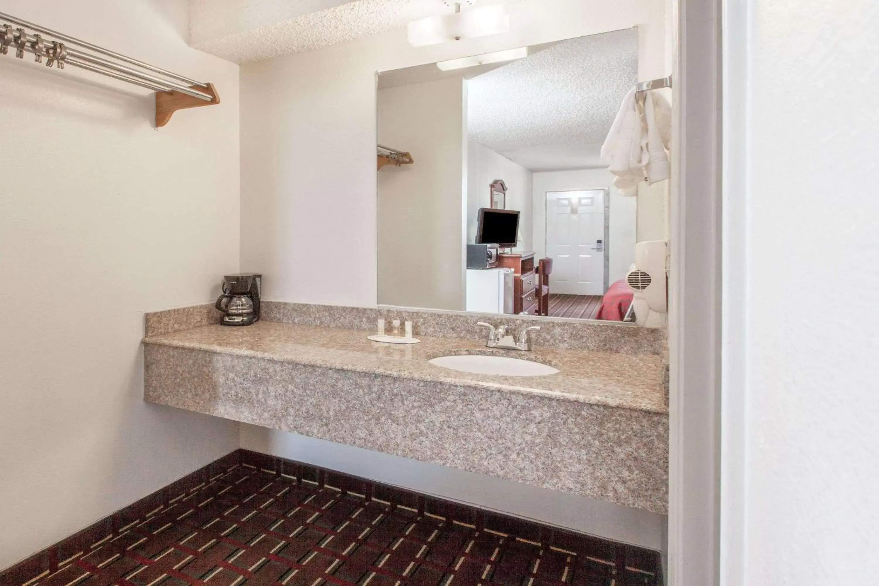 Bathroom in Days Inn by Wyndham El Reno