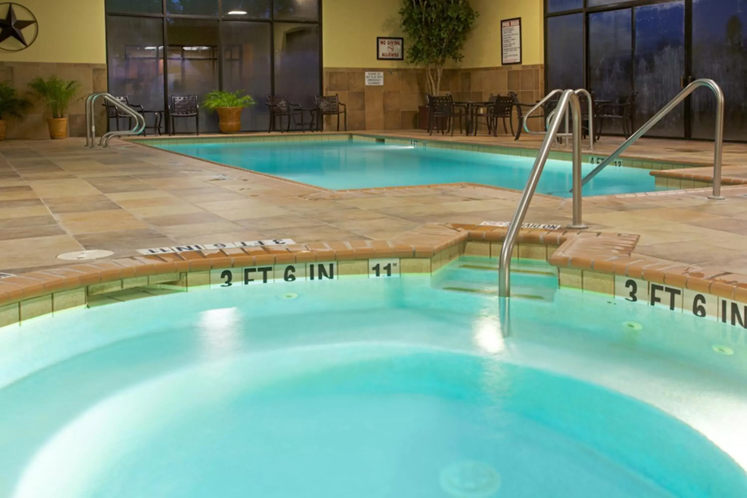 Swimming Pool in Holiday Inn Hotel and Suites Beaumont-Plaza I-10 & Walden, an IHG Hotel