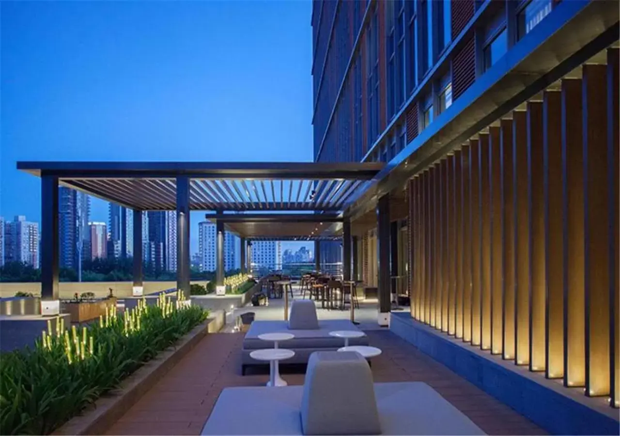 Lounge or bar in NUO Hotel Beijing