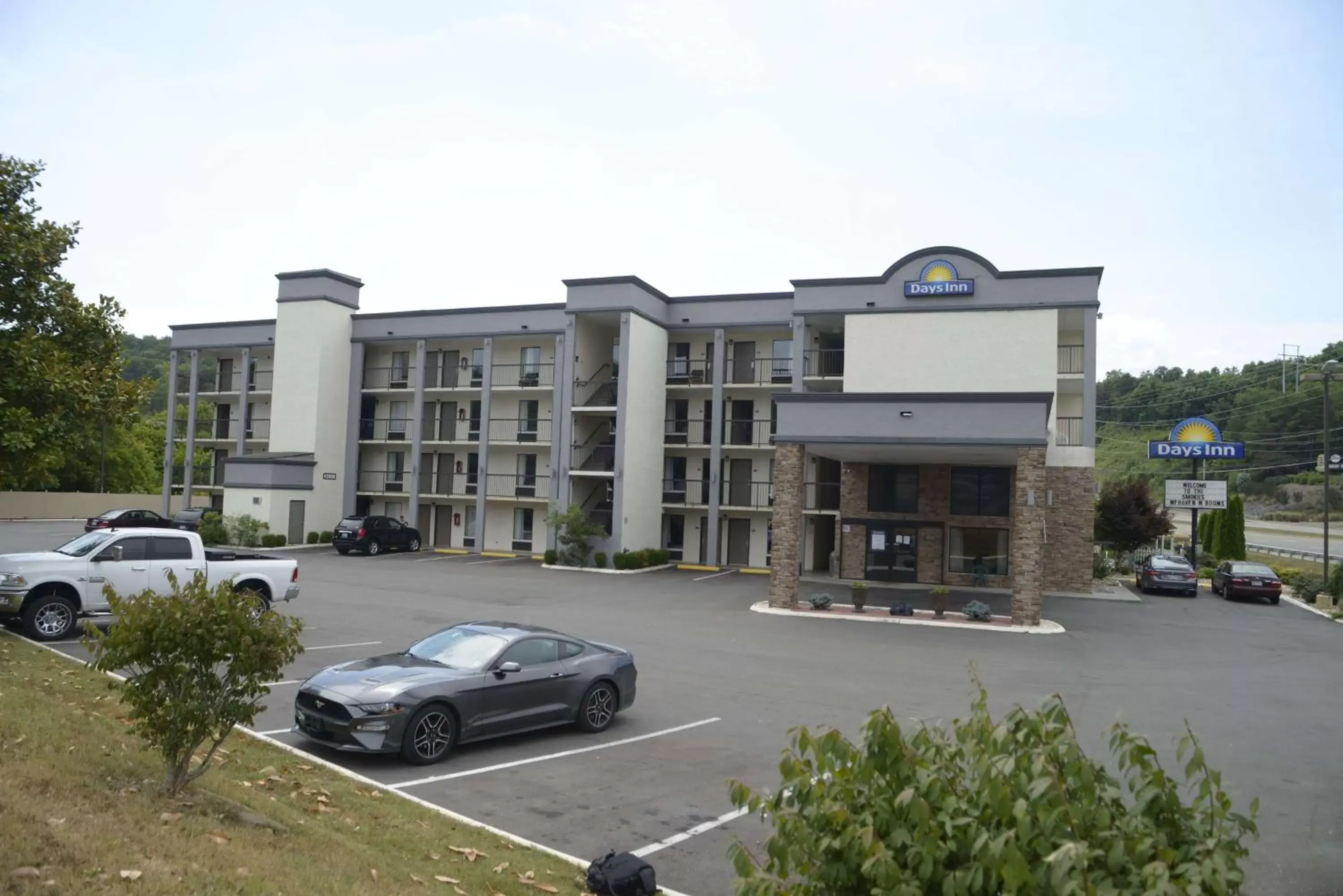 Property building in Days Inn by Wyndham Kodak/Sevierville Intrstate SmokeyMntns Property building in Days Inn by Wyndham Kodak/Sevierville Intrstate SmokeyMntns