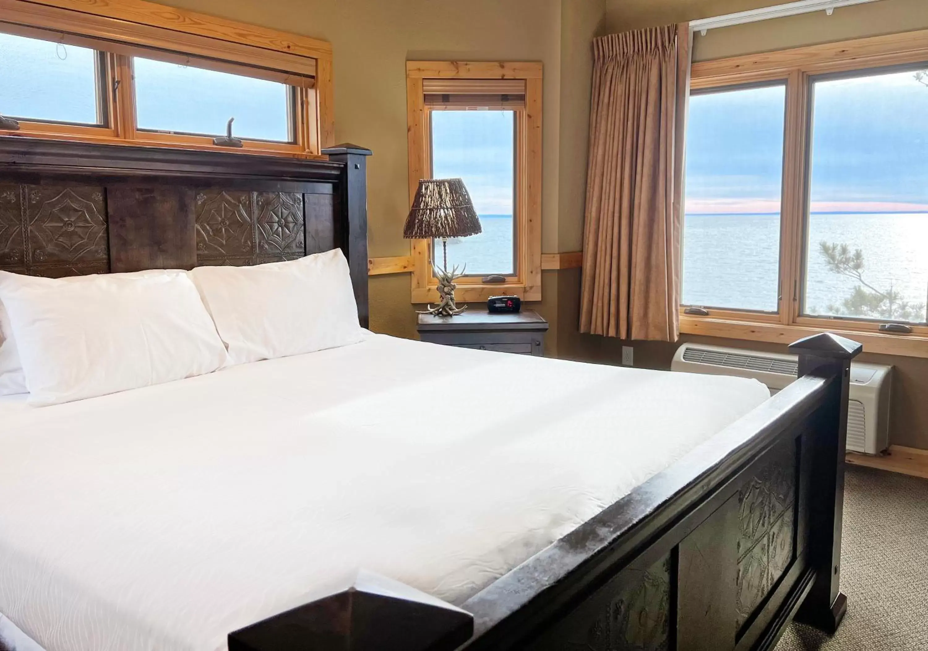 Bed in Superior Shores
