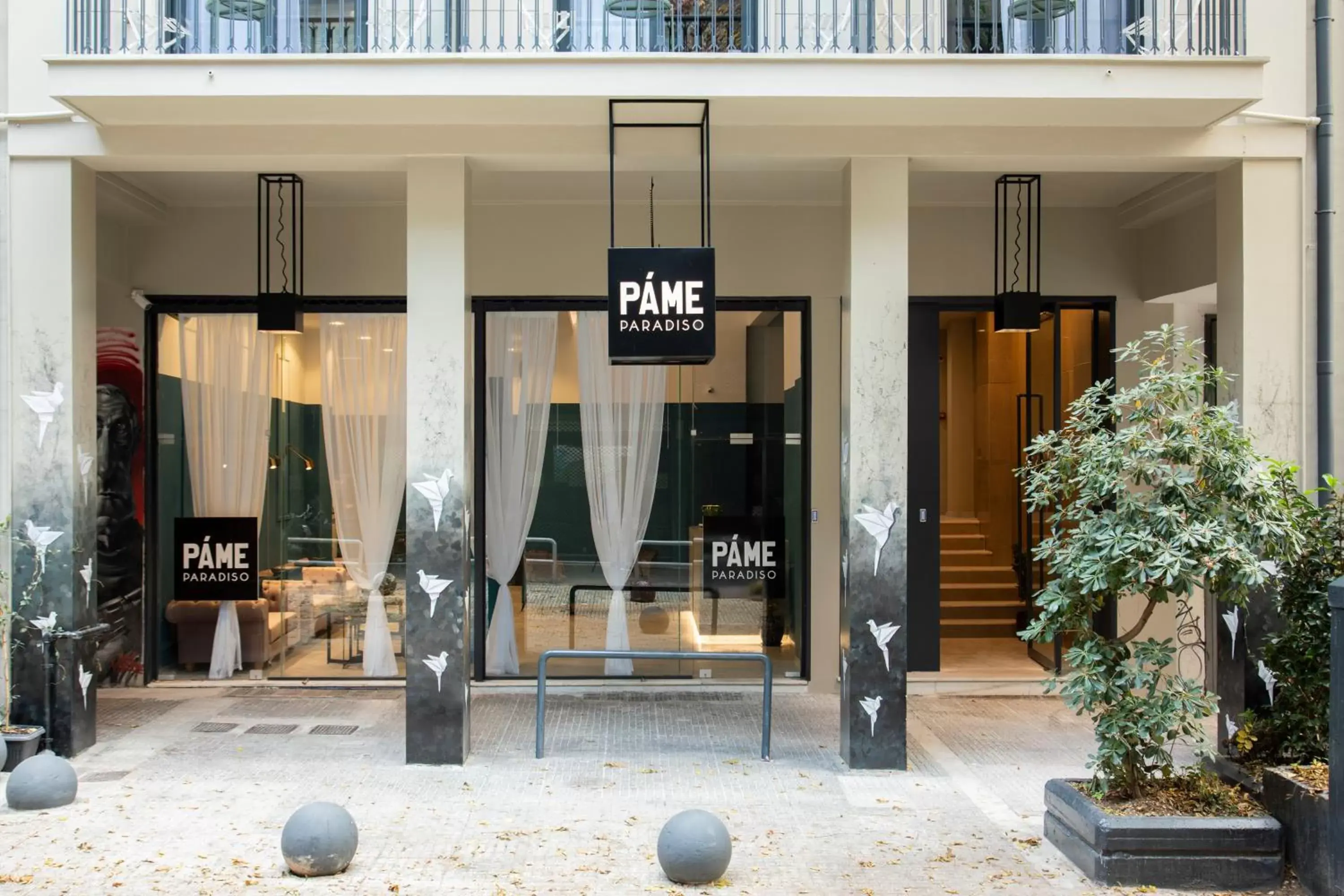 Facade/entrance in PAME Paradiso