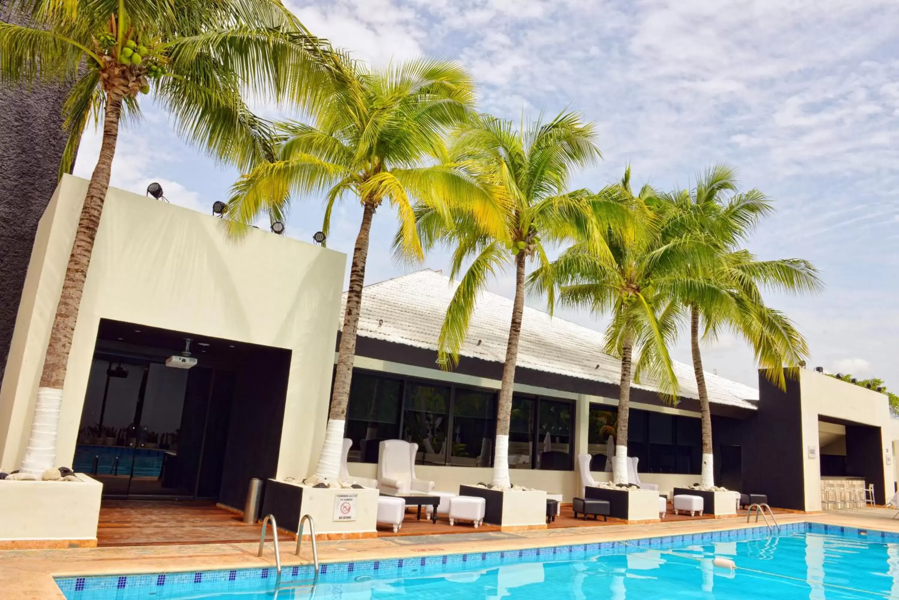 Swimming Pool in Oh! Cancun - The Urban Oasis