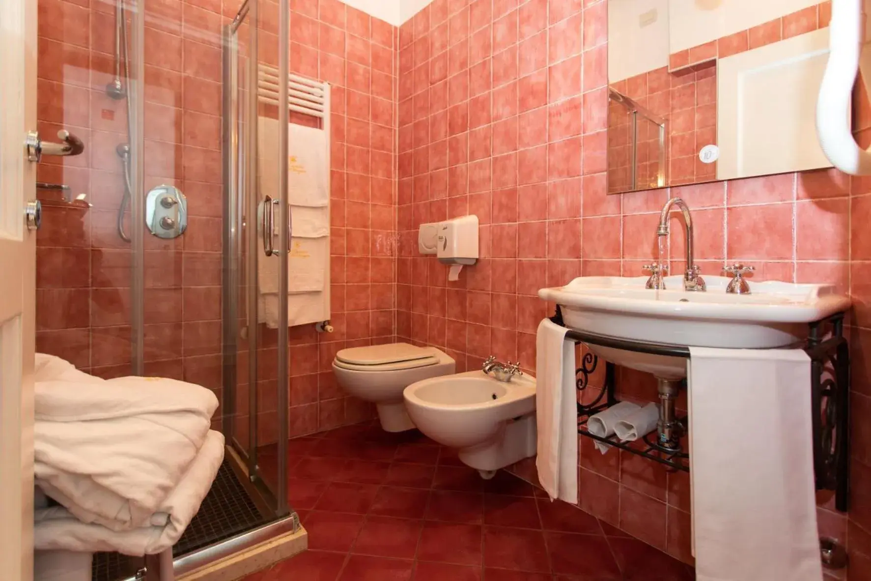 Bathroom in Quel Castello di Diegaro