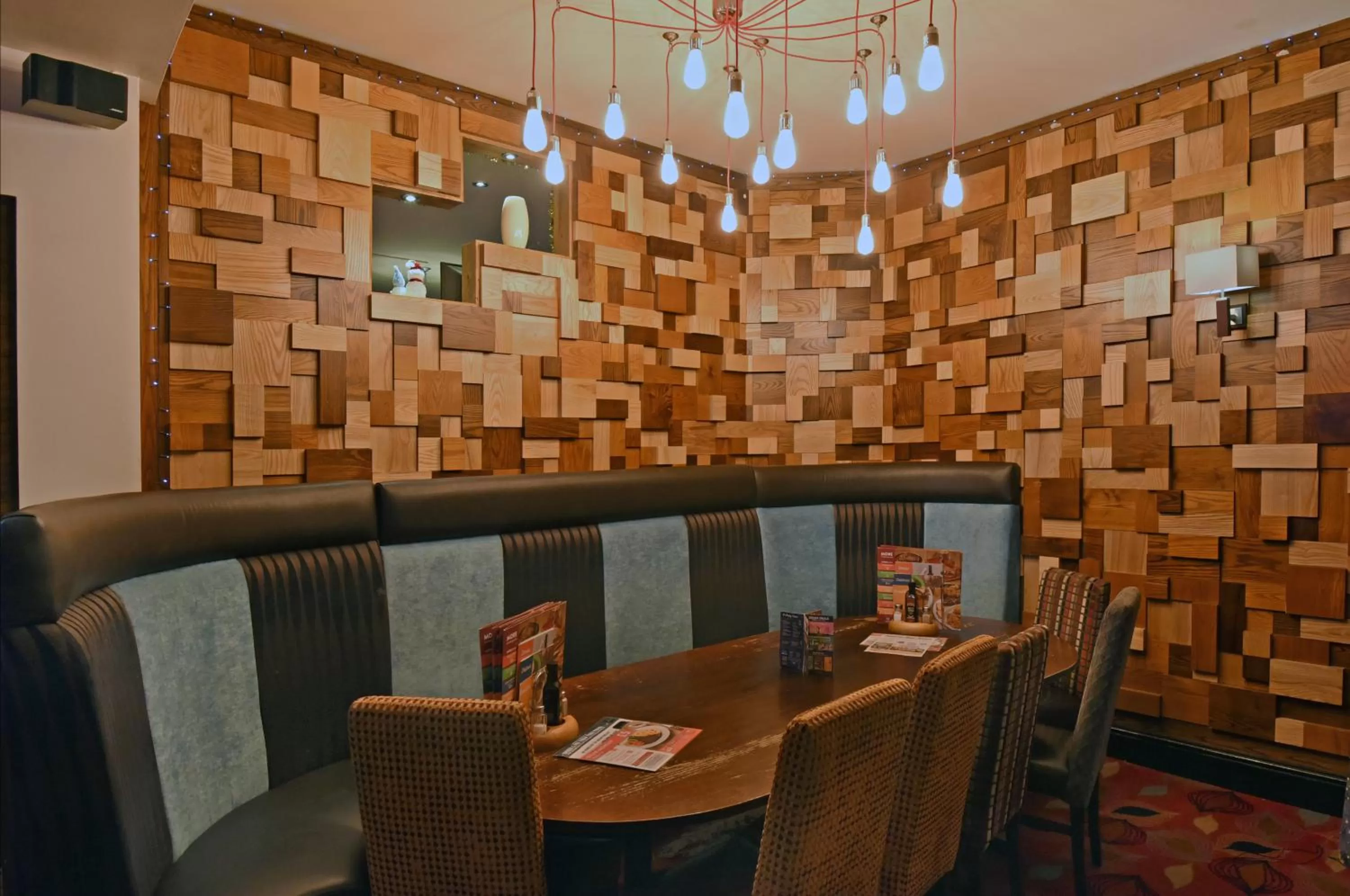 Restaurant/places to eat in Royal Oak by Greene King inns