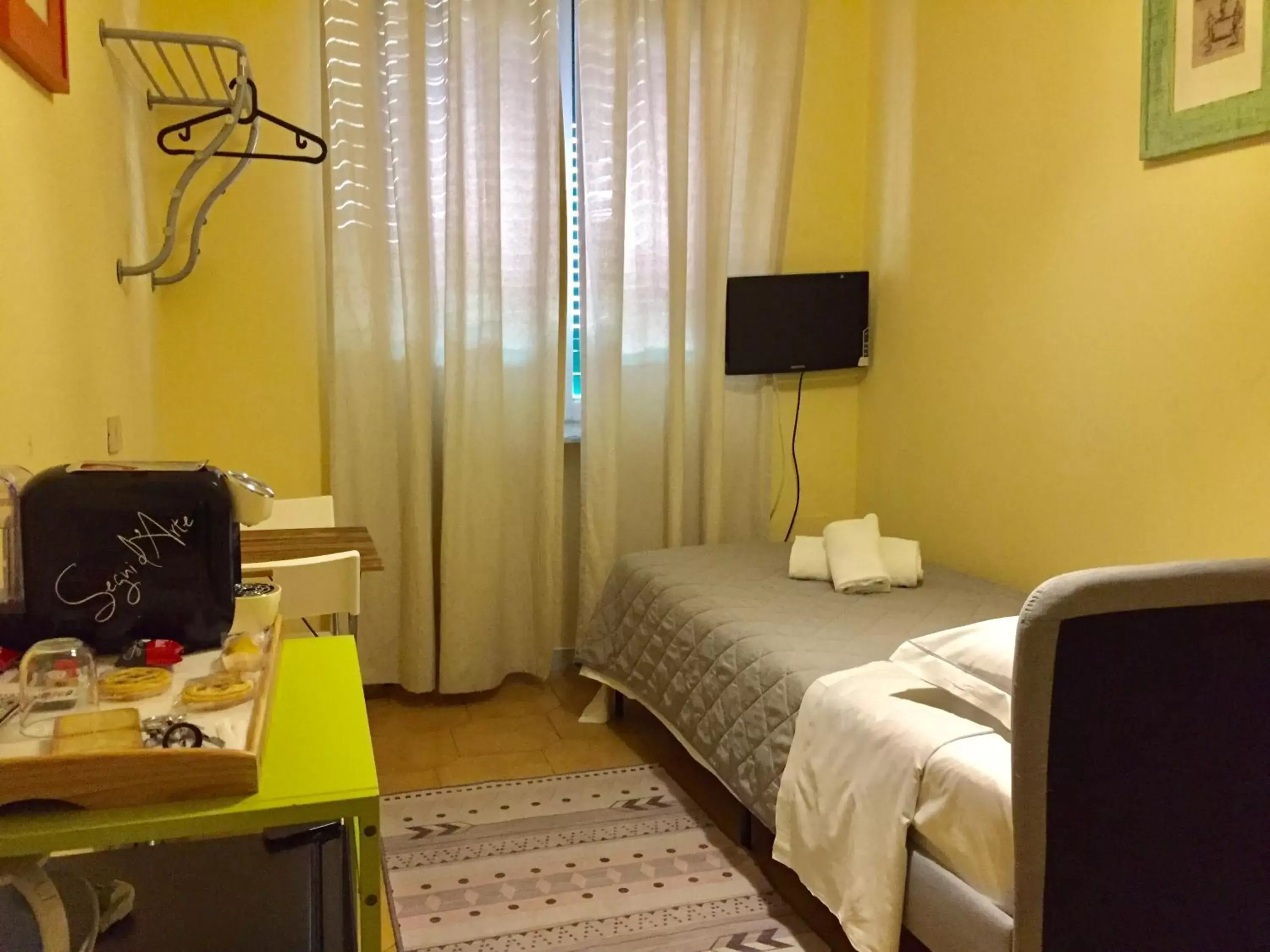 Single Room with Private Internal Bathroom in 6 Keys Single Room with Private Internal Bathroom in 6 Keys