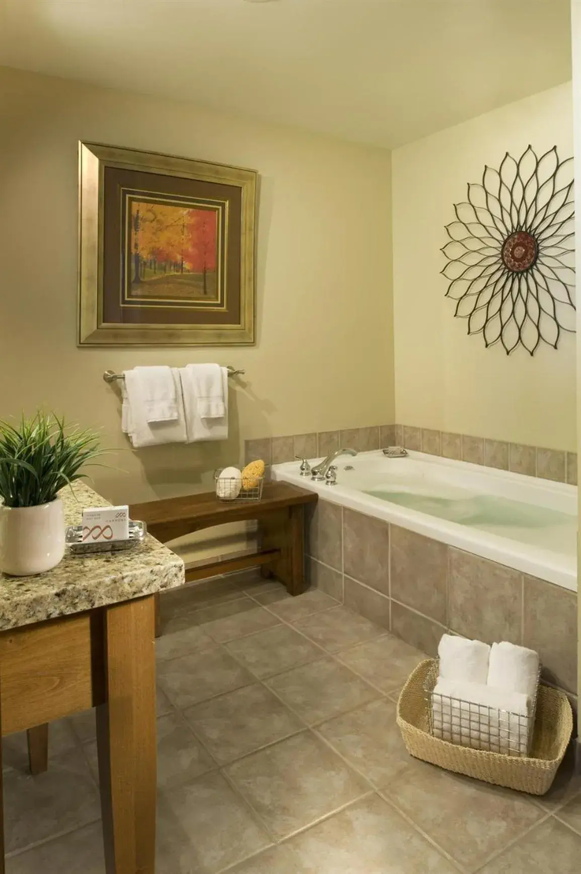 Photo of the whole room, Bathroom in Sundial Lodge Park City - Canyons Village