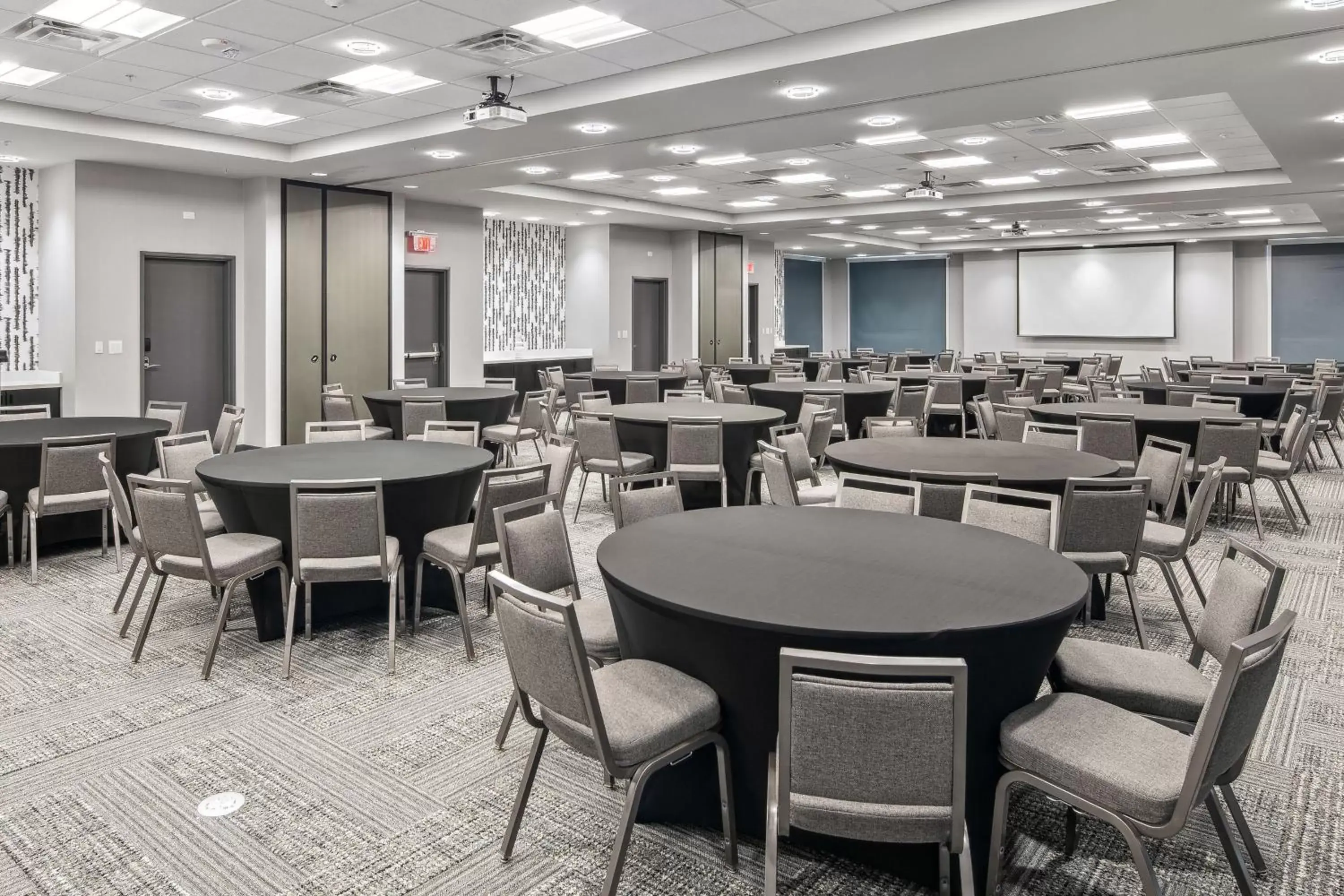 Meeting/conference room, Restaurant/Places to Eat in Aloft Anchorage