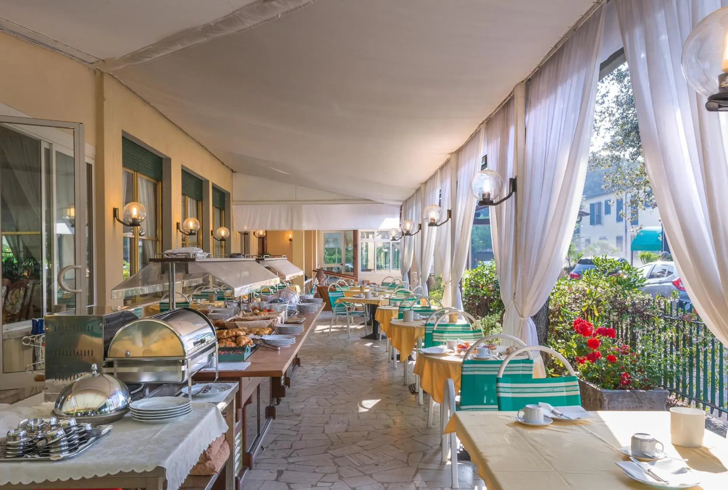 Restaurant/Places to Eat in Hotel Verdemare