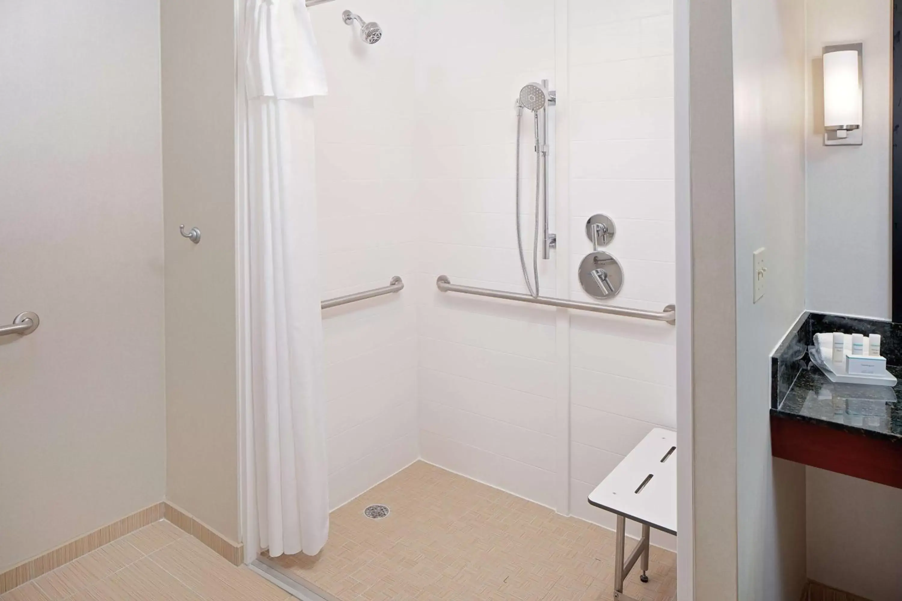 Bathroom in Homewood Suites by Hilton Hartford-Farmington
