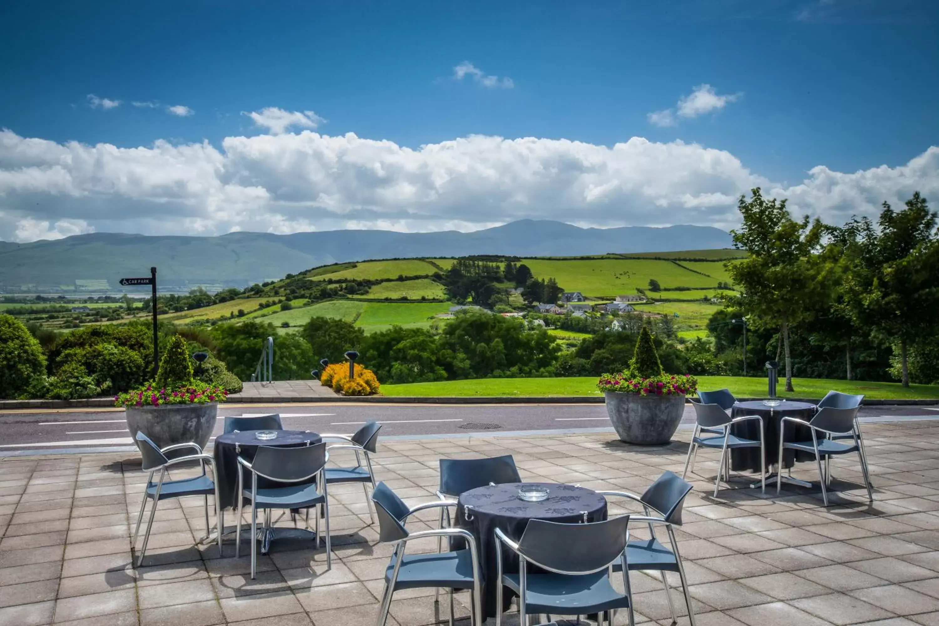 Patio in Ballyroe Heights Hotel