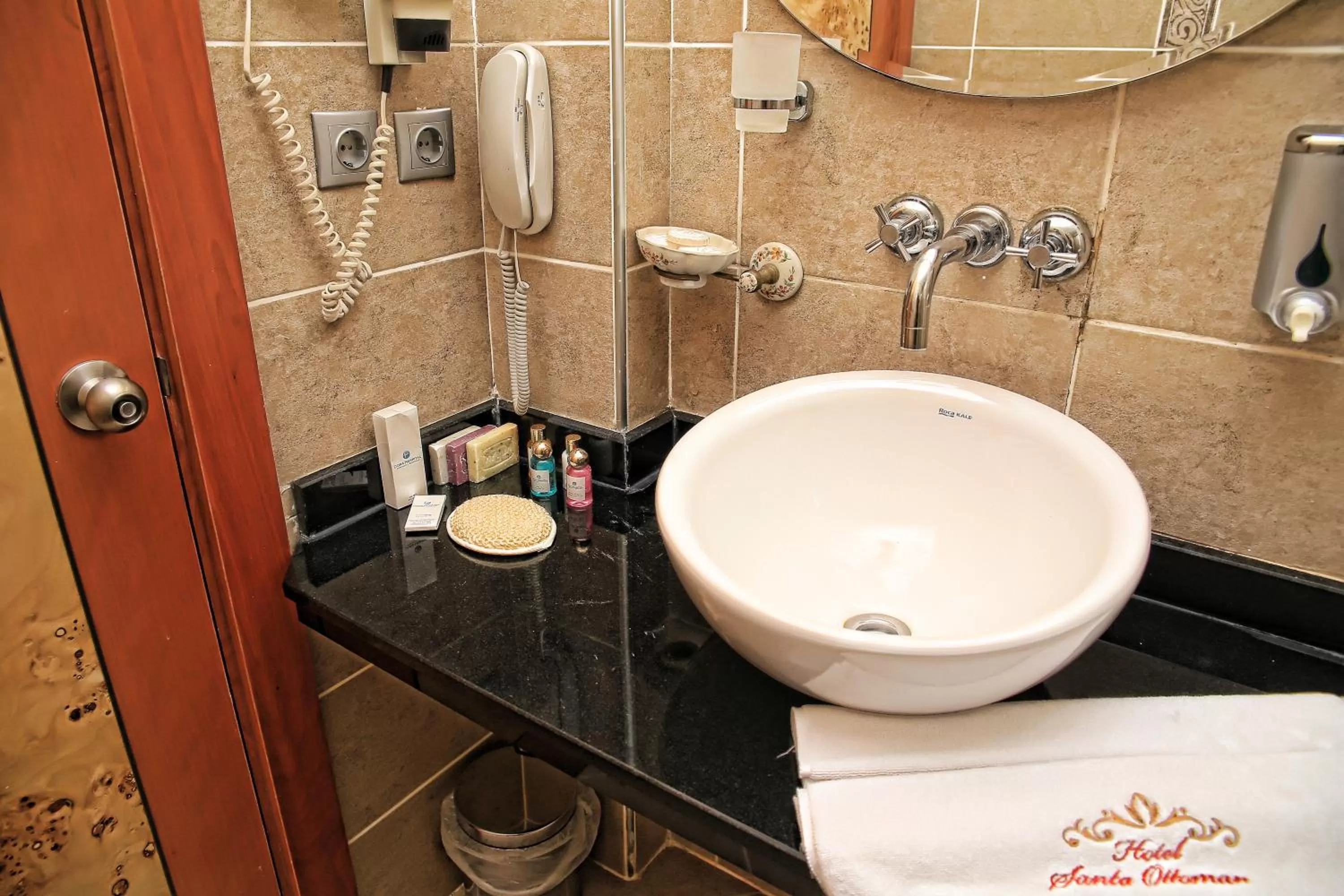 Bathroom in Santa Ottoman Hotel