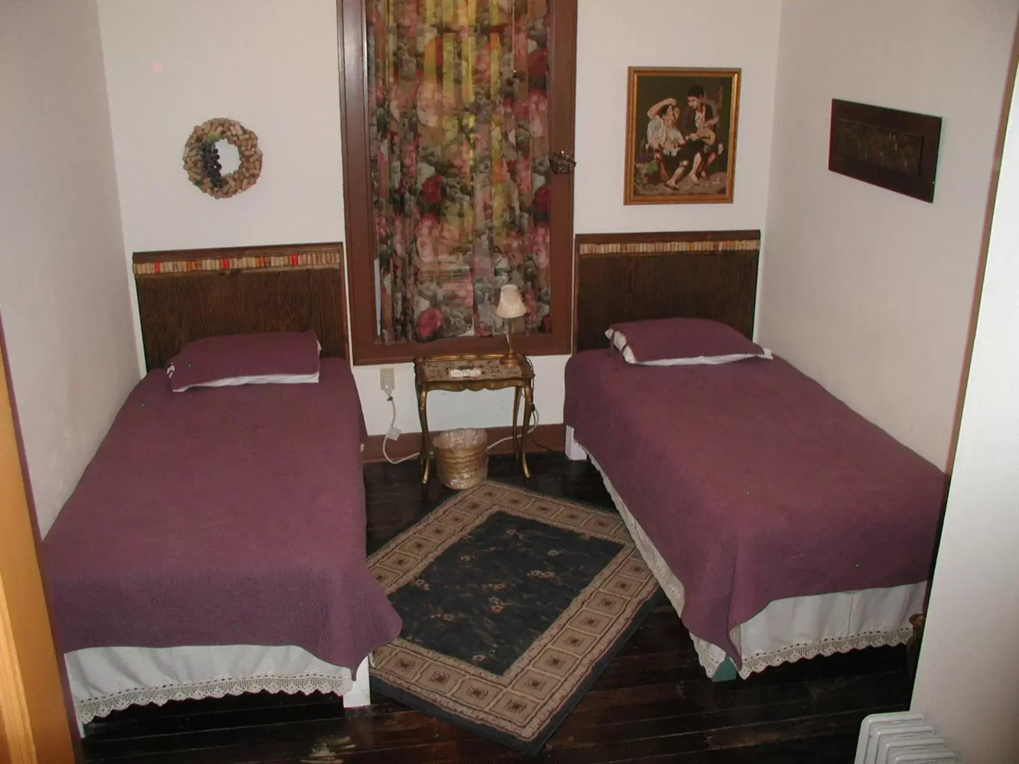 Photo of the whole room, Bed in Grand Canyon Hotel