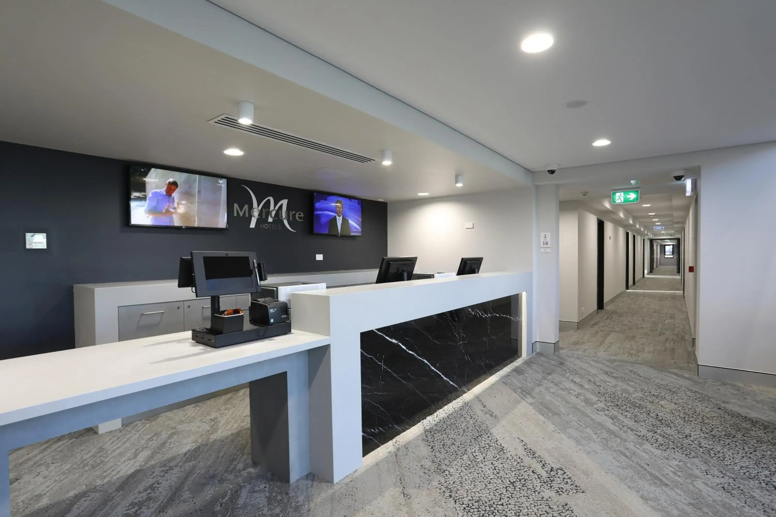 Lobby or reception in Mercure Tamworth