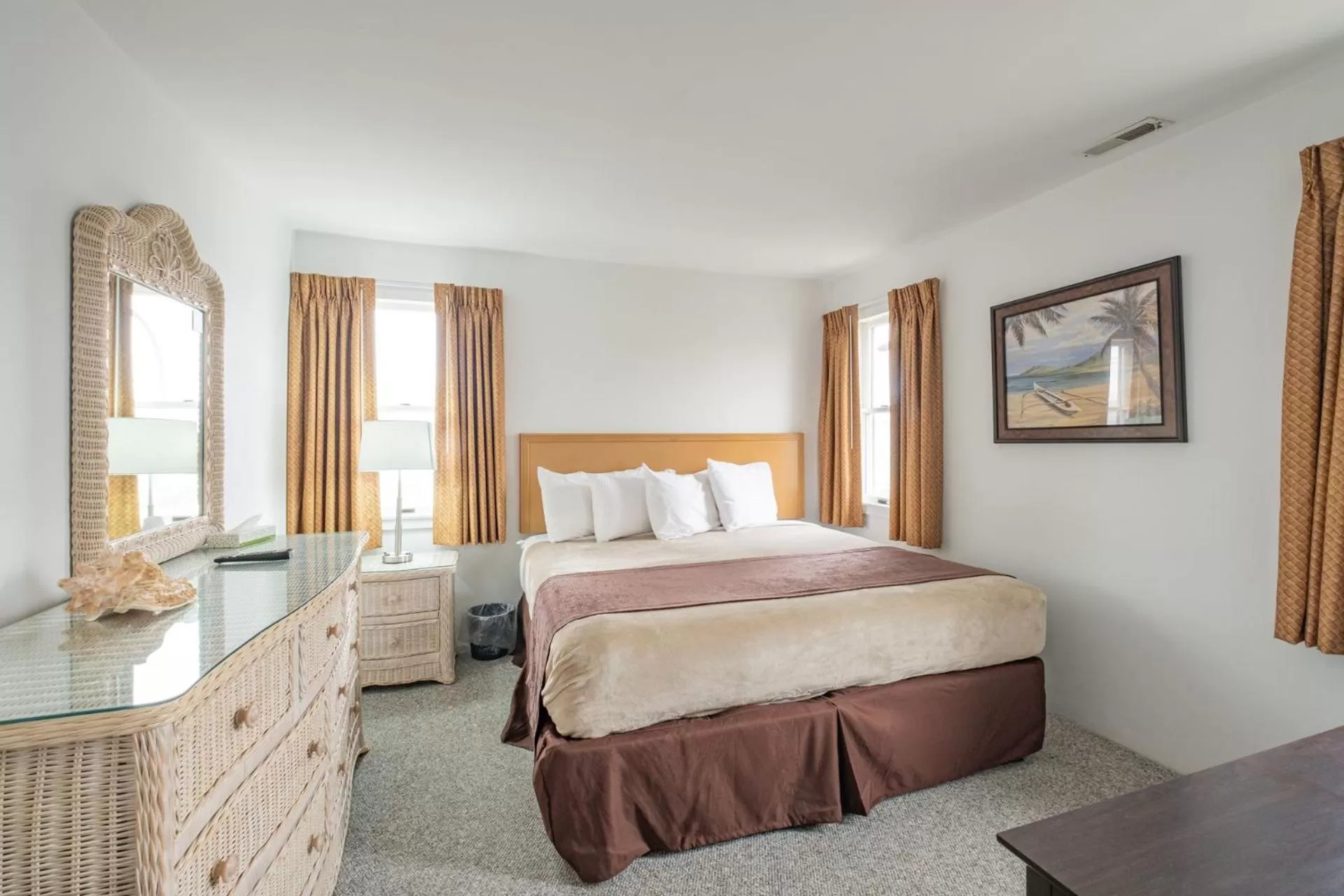 Bed in Heart of Wildwood Boardwalk Motel