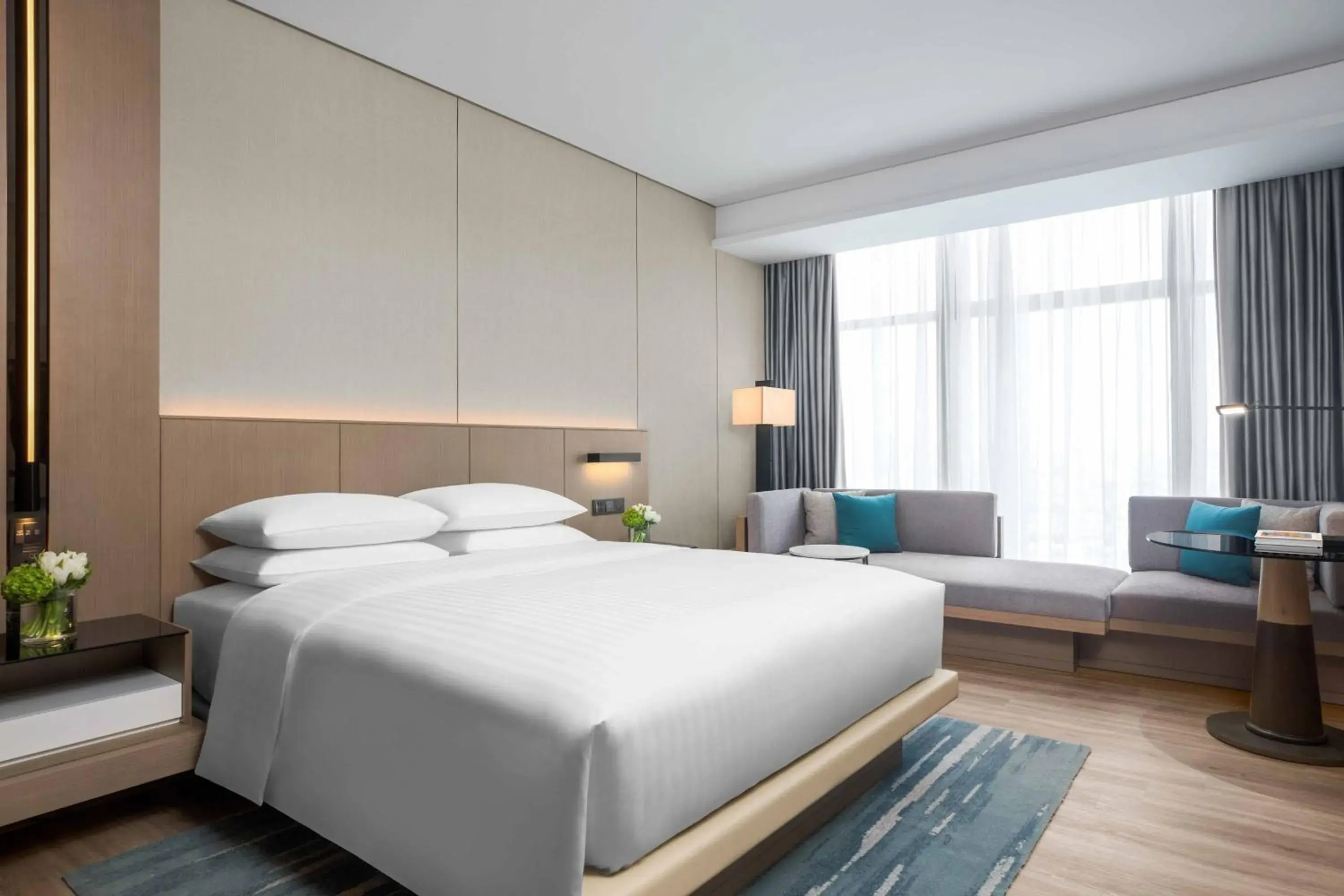 Photo of the whole room, Bed in Courtyard by Marriott Shenzhen Bao'an