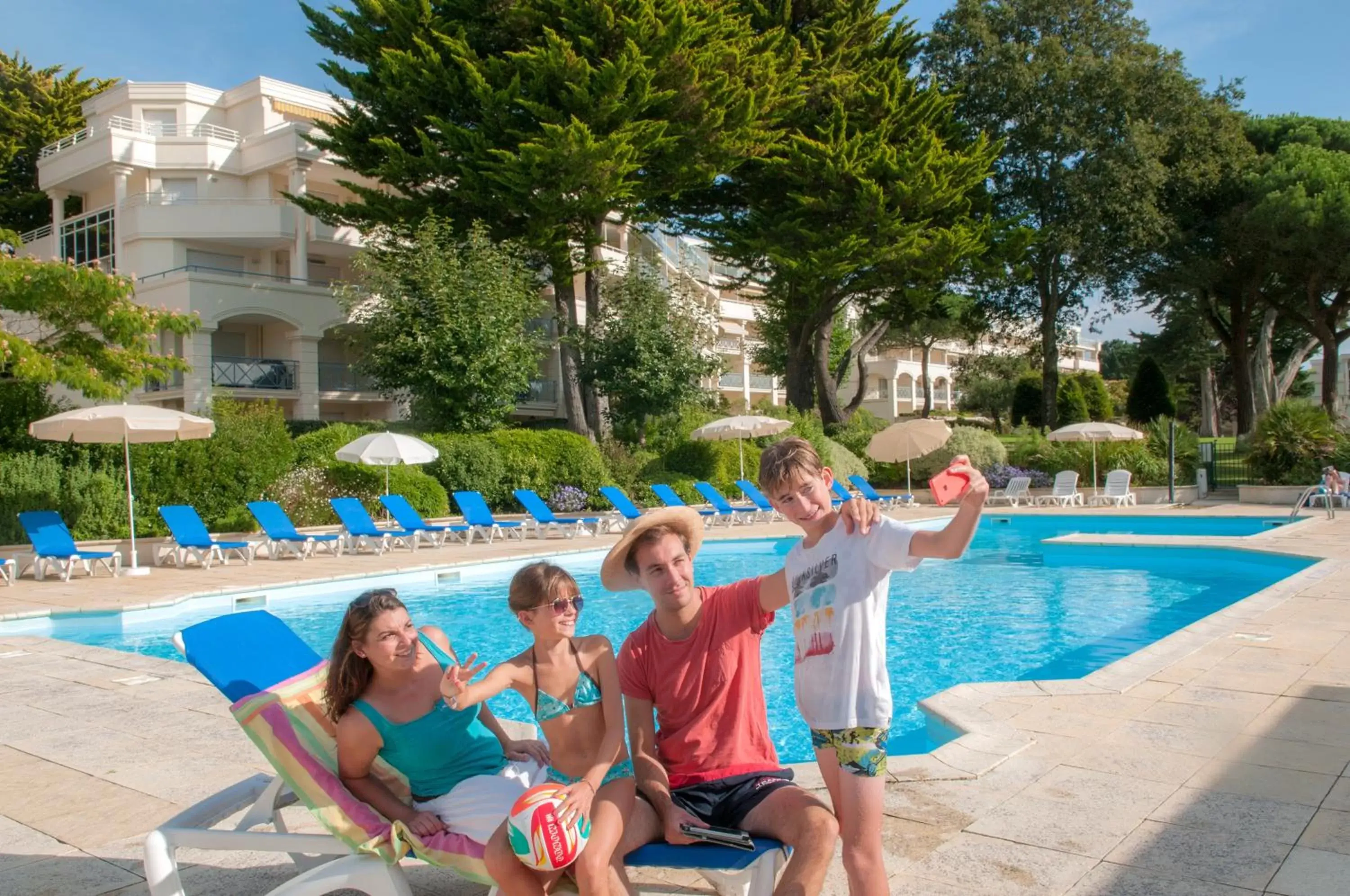 Swimming Pool in Goélia - Résidence Royal Park