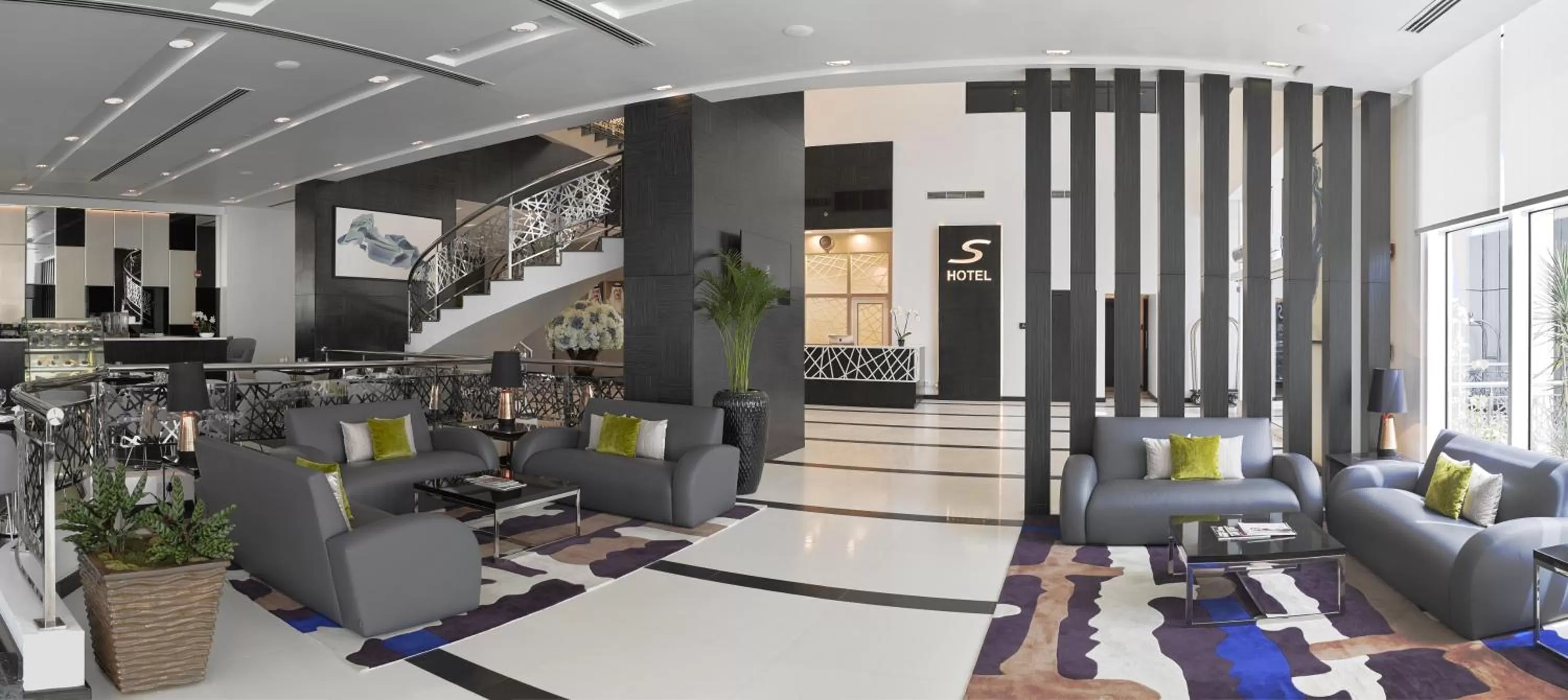 Lobby or reception in S Hotel Bahrain