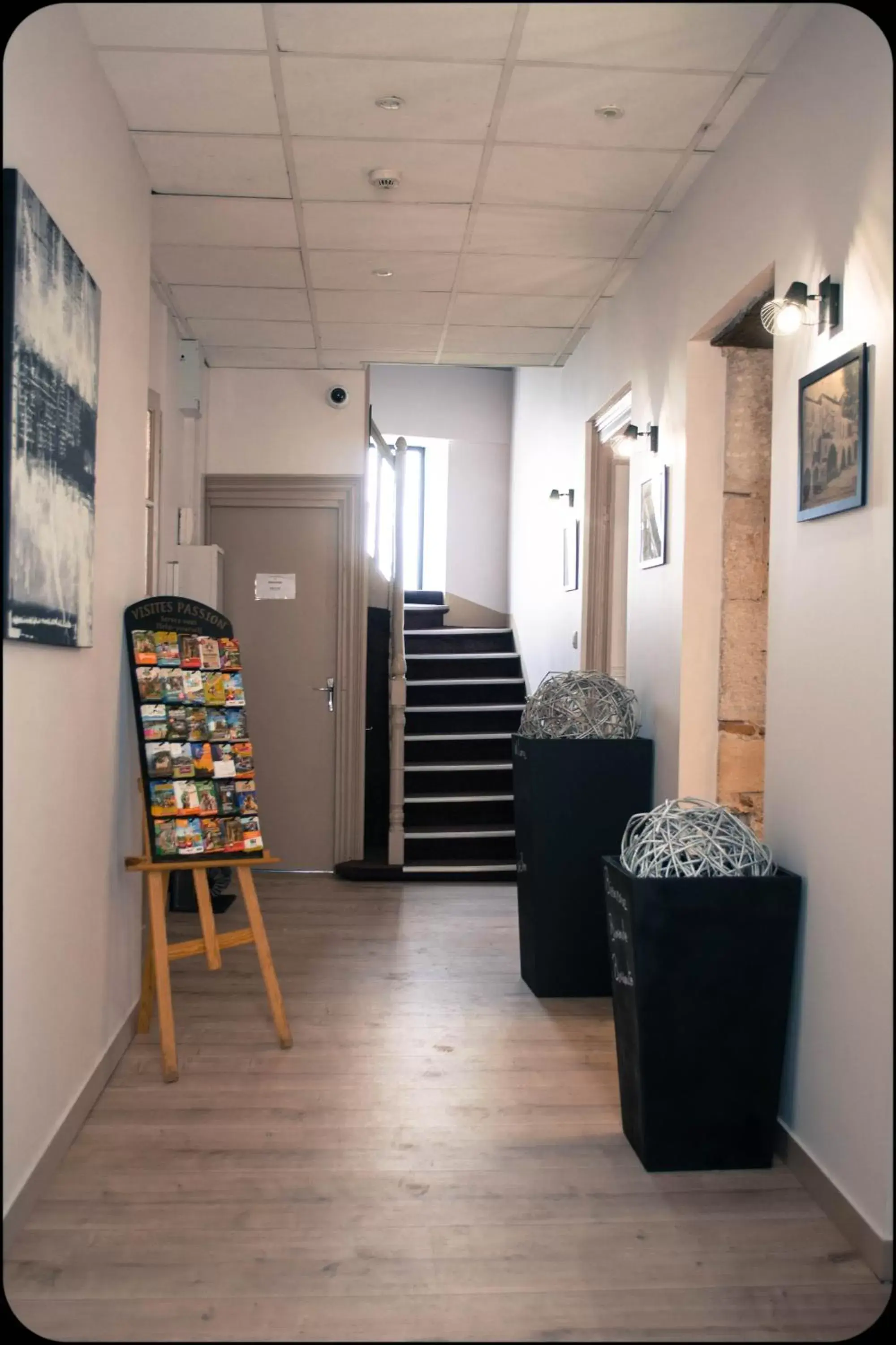 Lobby or reception in Logis Hôtel La Bastide des Oliviers Lobby or reception in Logis Hôtel La Bastide des Oliviers