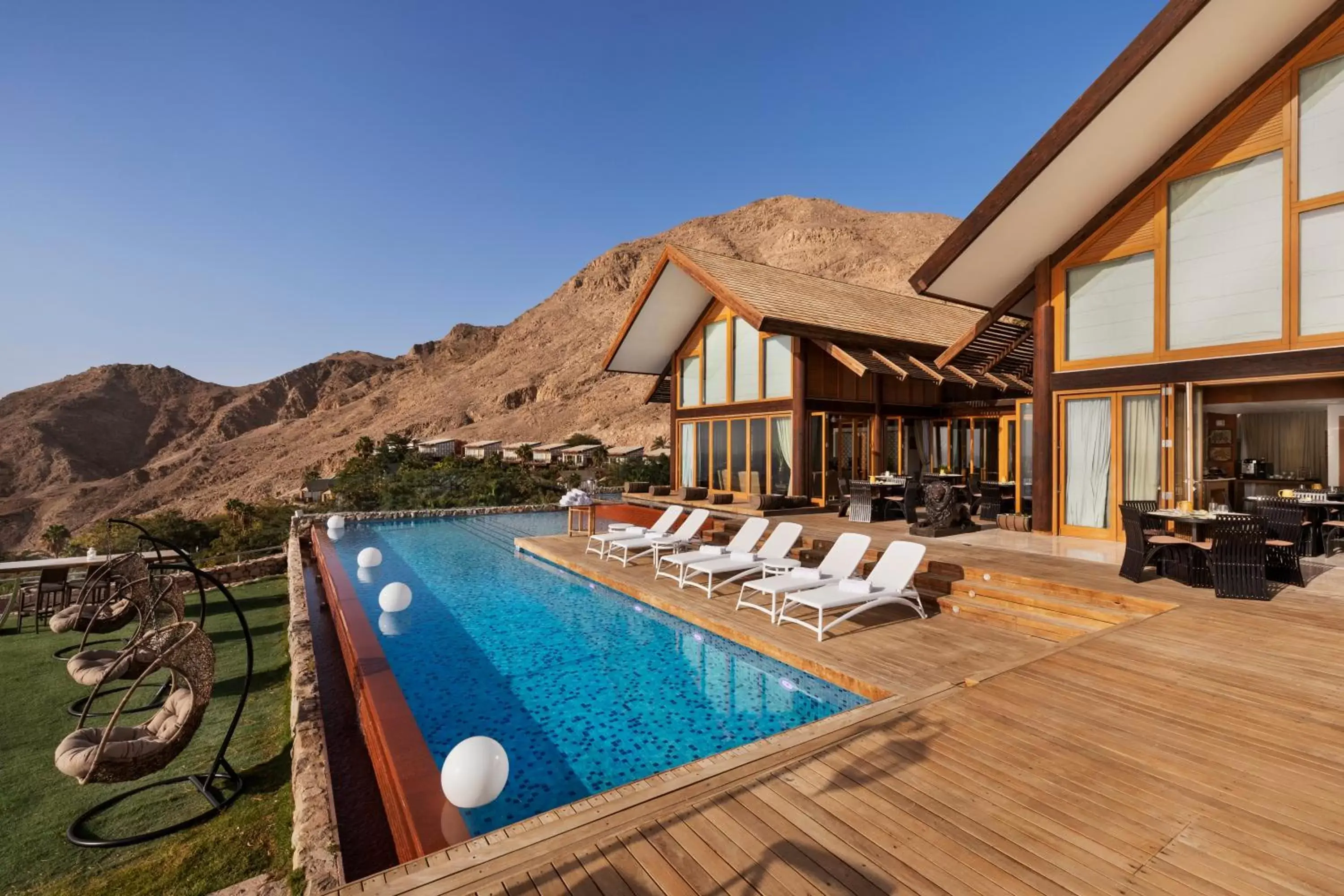 Lounge or bar, Swimming Pool in Herbert Samuel Royal Shangri-La Eilat