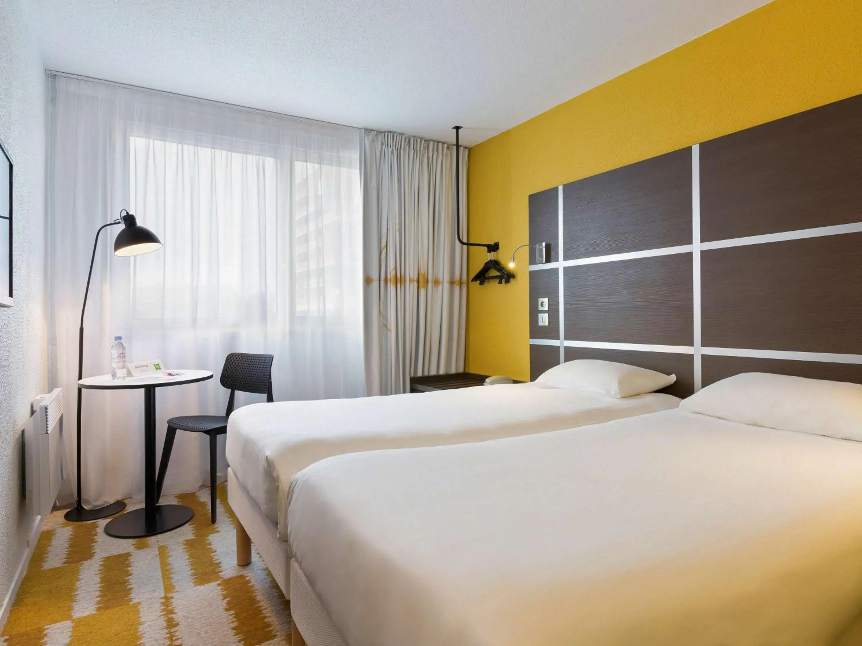 Photo of the whole room, Bed in ibis Styles Massy Opéra Photo of the whole room, Bed in ibis Styles Massy Opéra