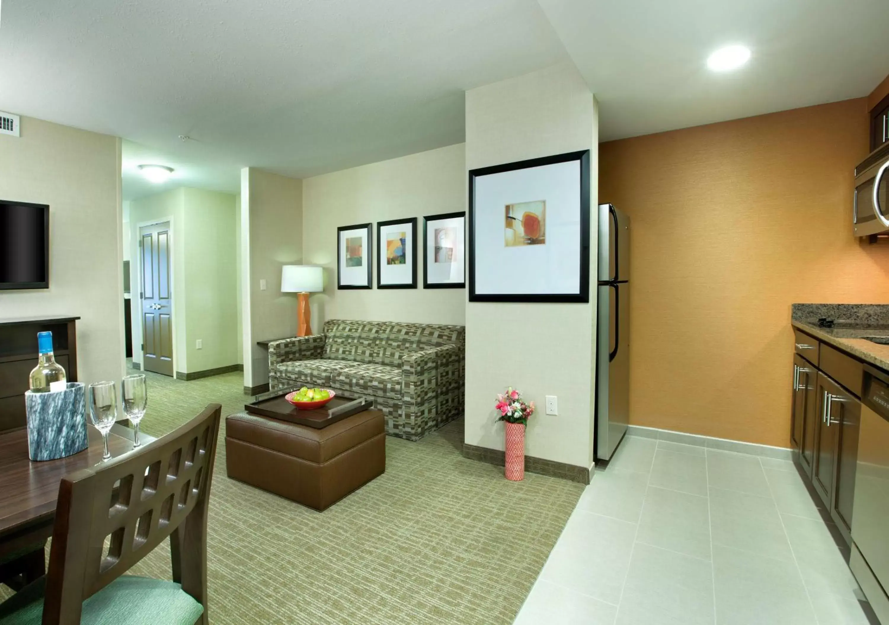 Living room in Homewood Suites by Hilton Newport-Middletown