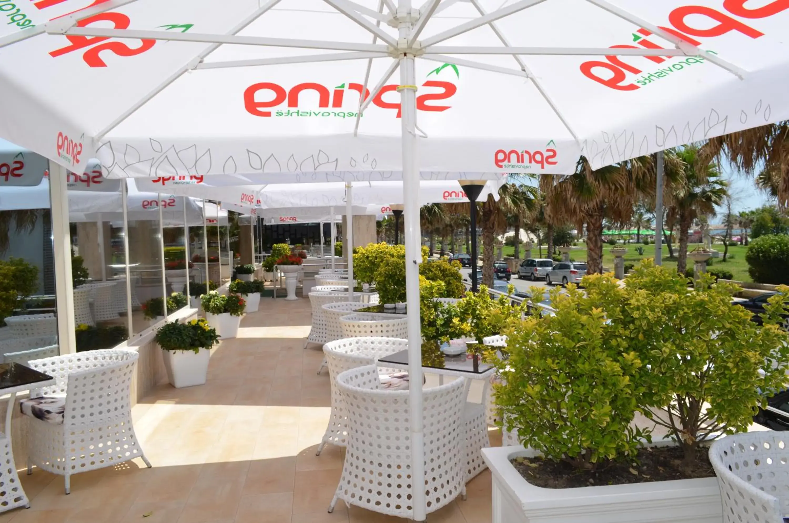 Garden, Restaurant/Places to Eat in Hotel Arvi