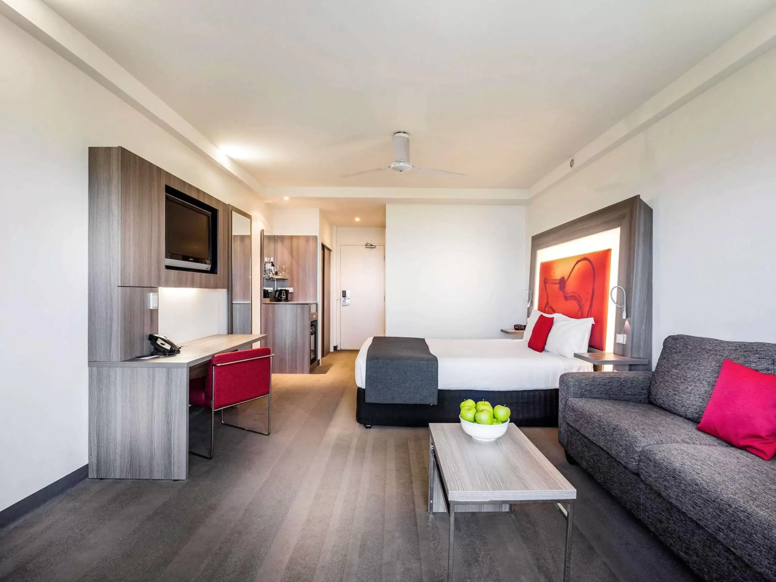 Bedroom, Seating Area in Novotel Darwin CBD