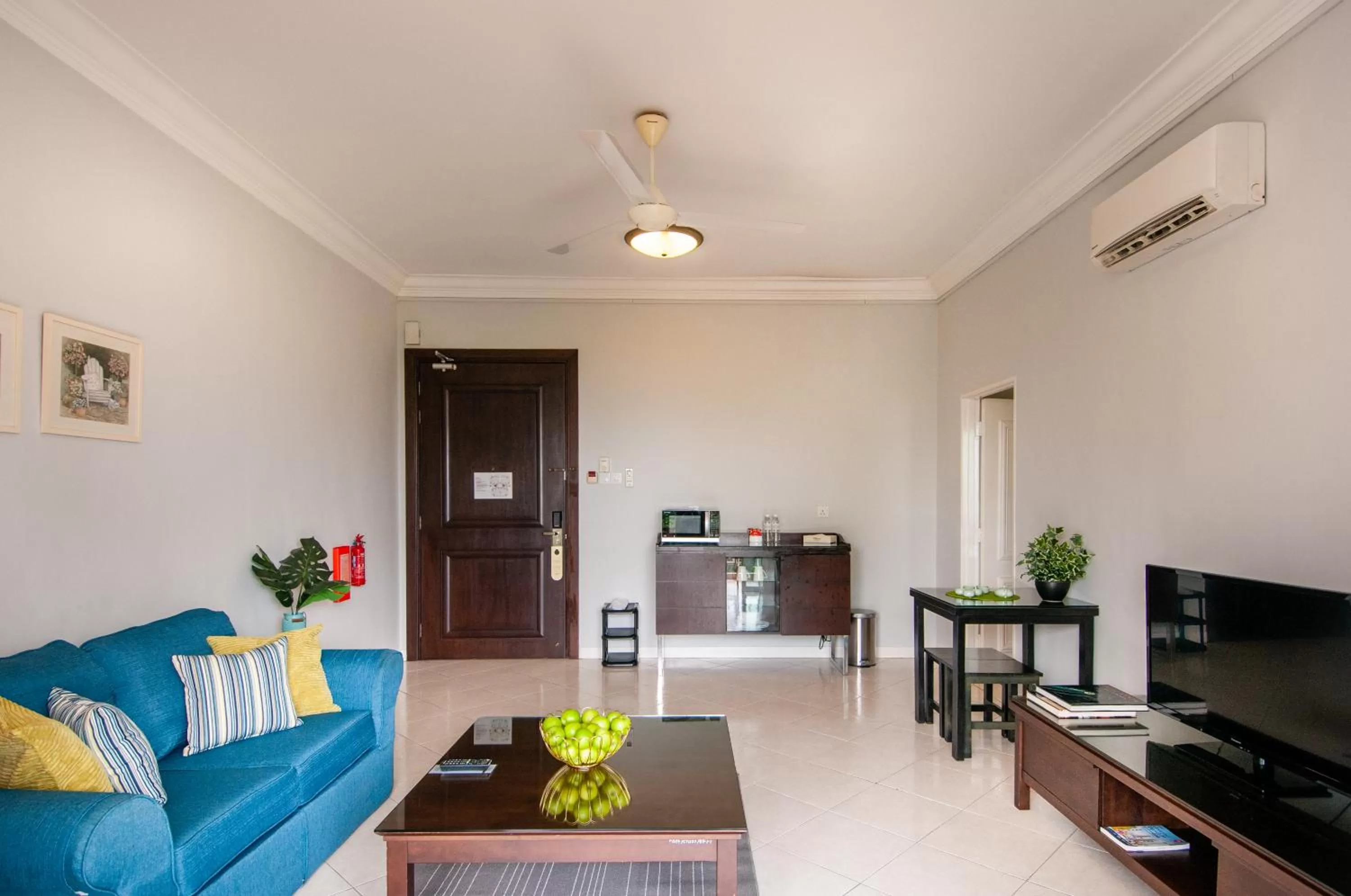 Living room in Wedgewood Residences