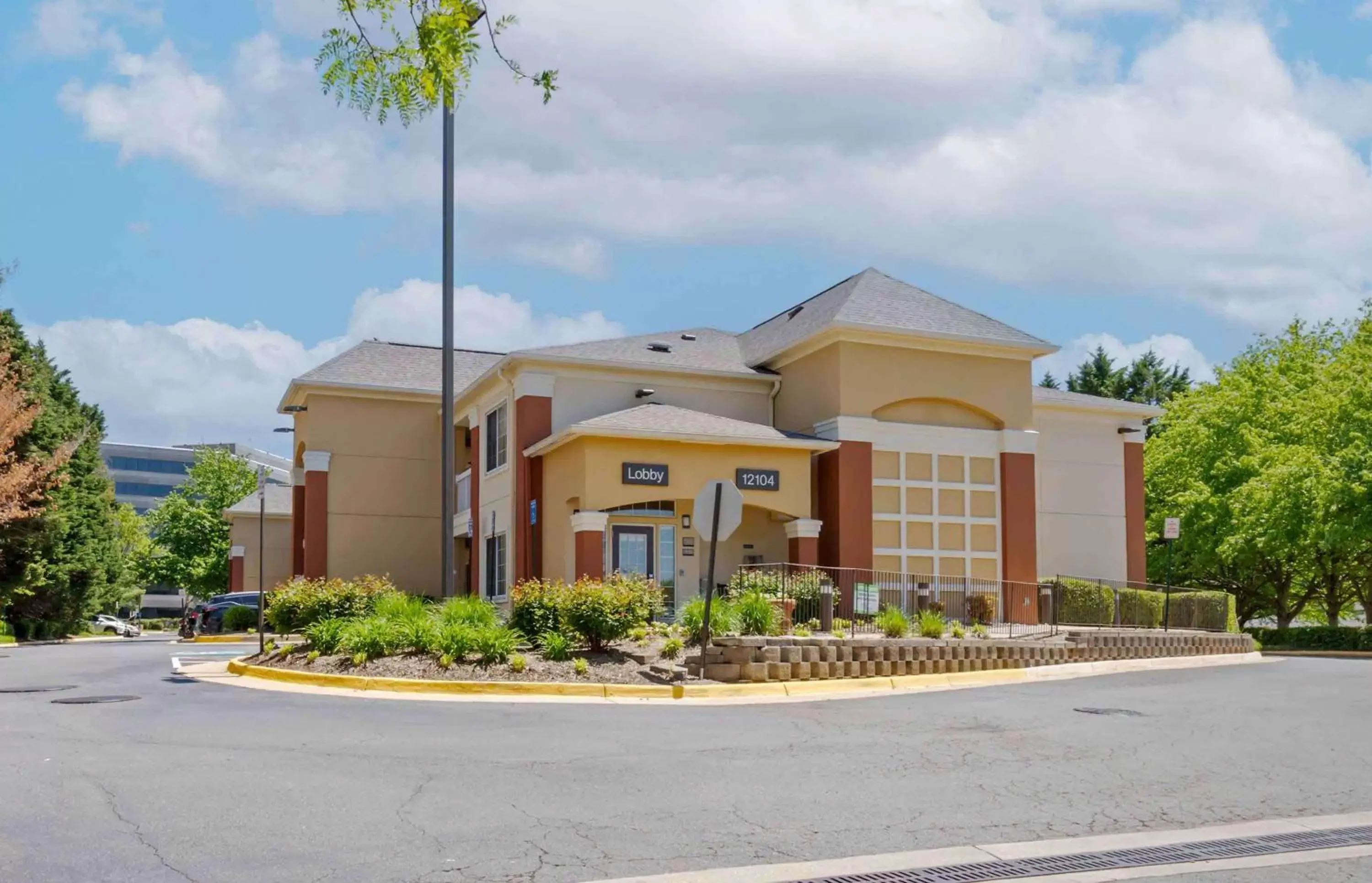 Property Building in Extended Stay America Suites - Washington, DC - Fairfax - Fair Oaks