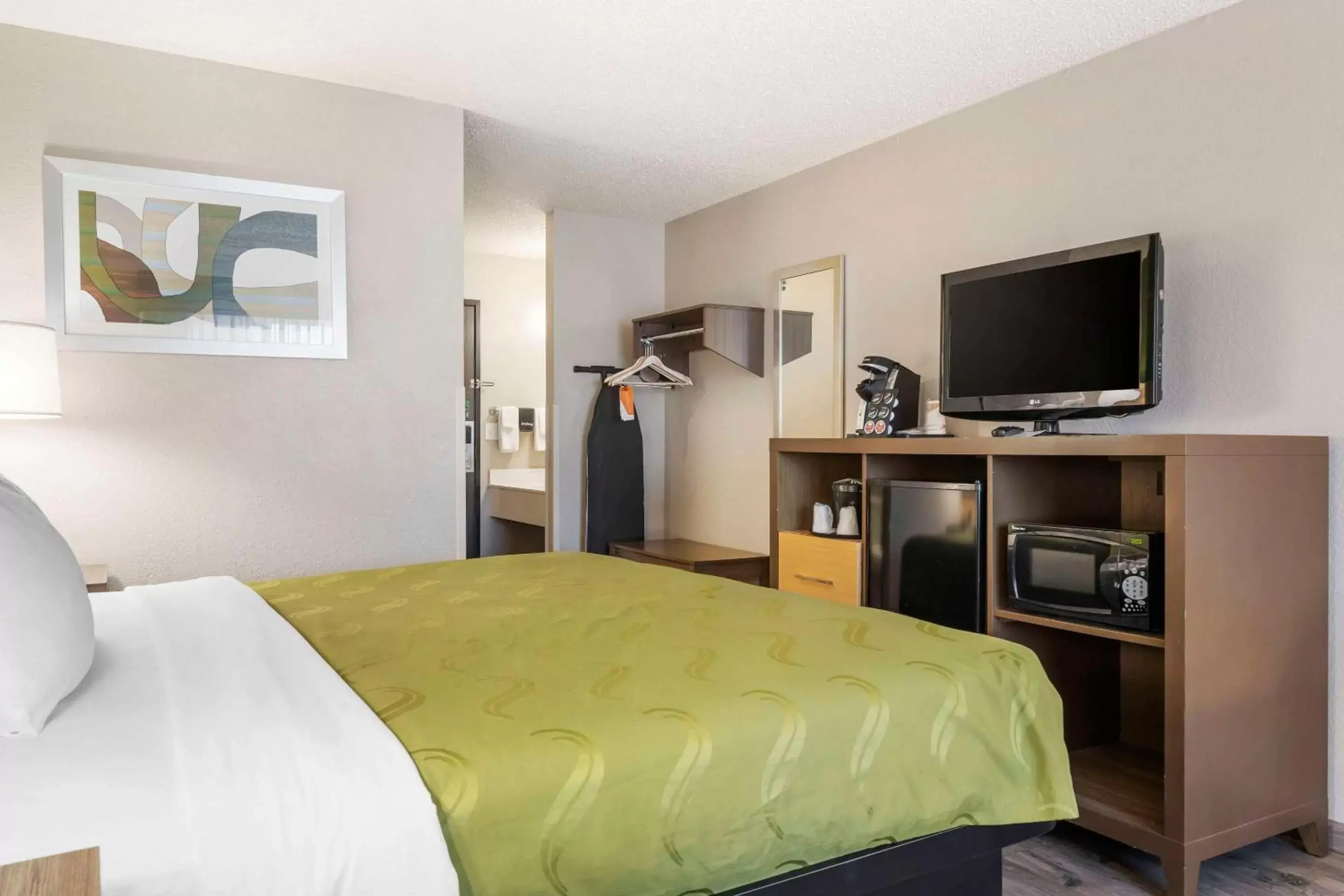 Bedroom, Bed in Quality Inn & Suites Bedroom, Bed in Quality Inn & Suites