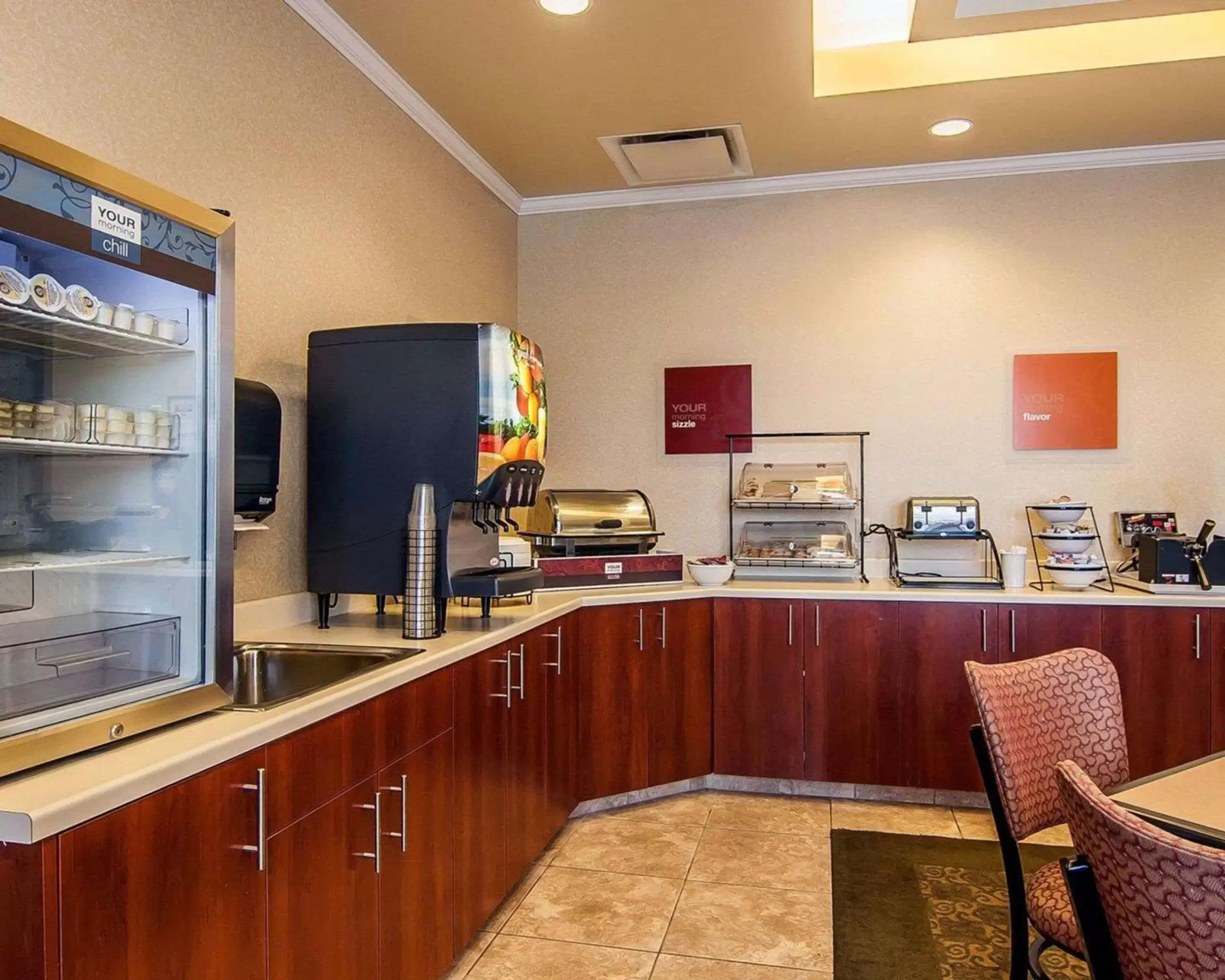 Restaurant/places to eat in Comfort Inn & Suites Creswell